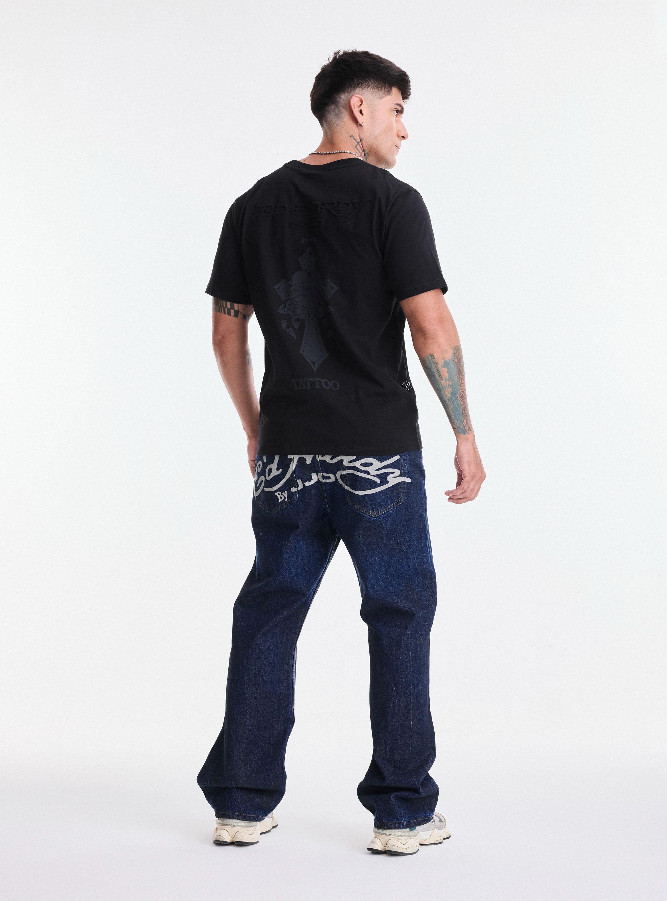 Jeans Relaxed Ed Hardy Manchado con Estampado Trasero-5