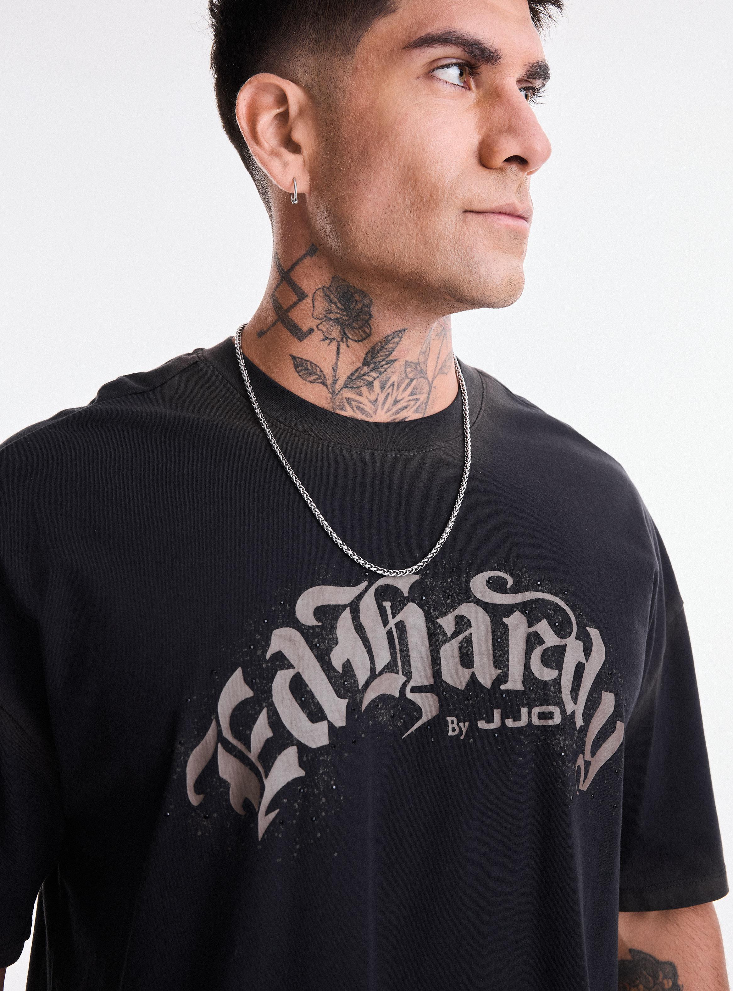 Polera Ed Hardy Estampado con Brillos y Spray en Costuras-2