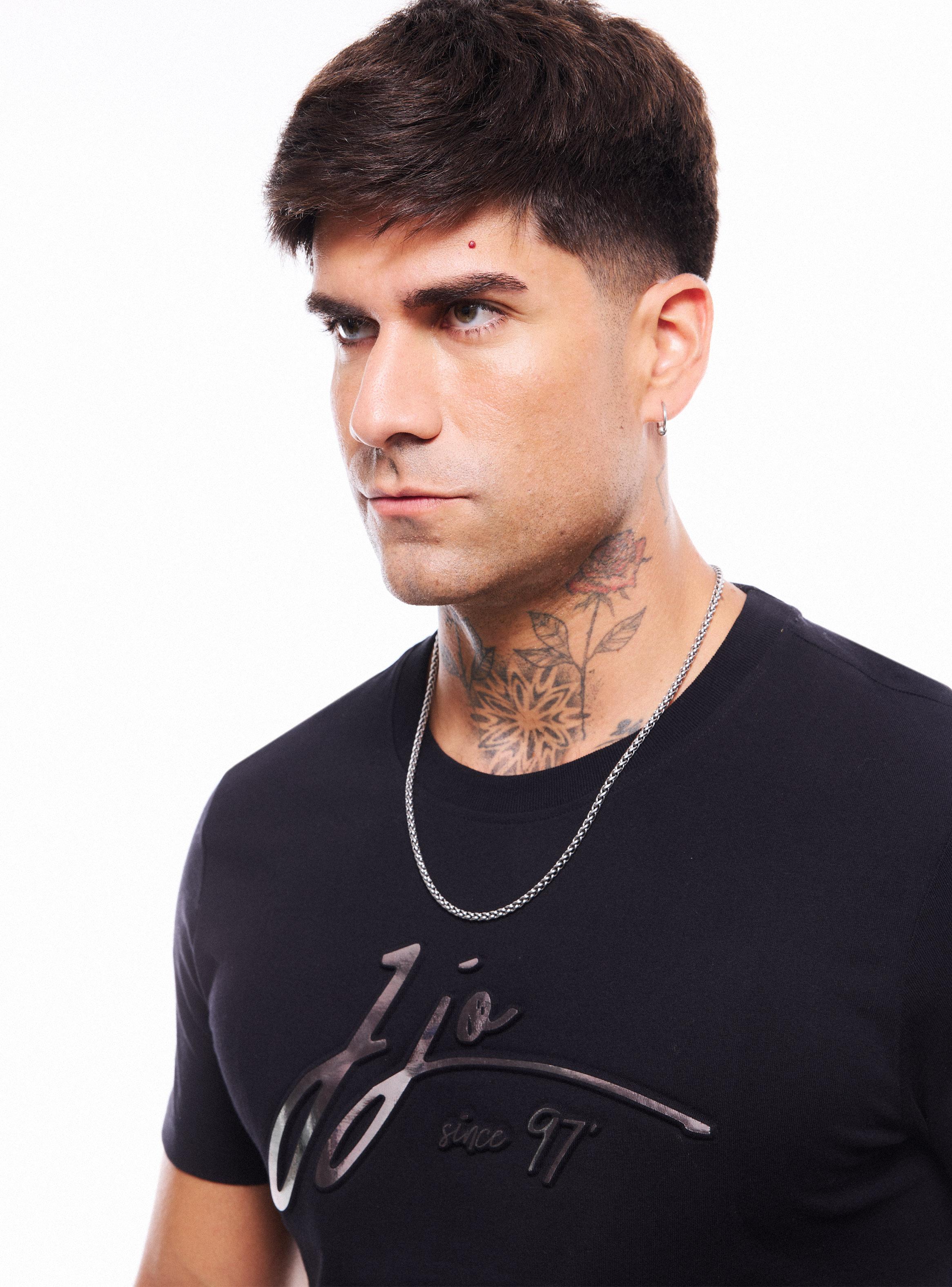 Polera Estampado Frontal Brillante-2