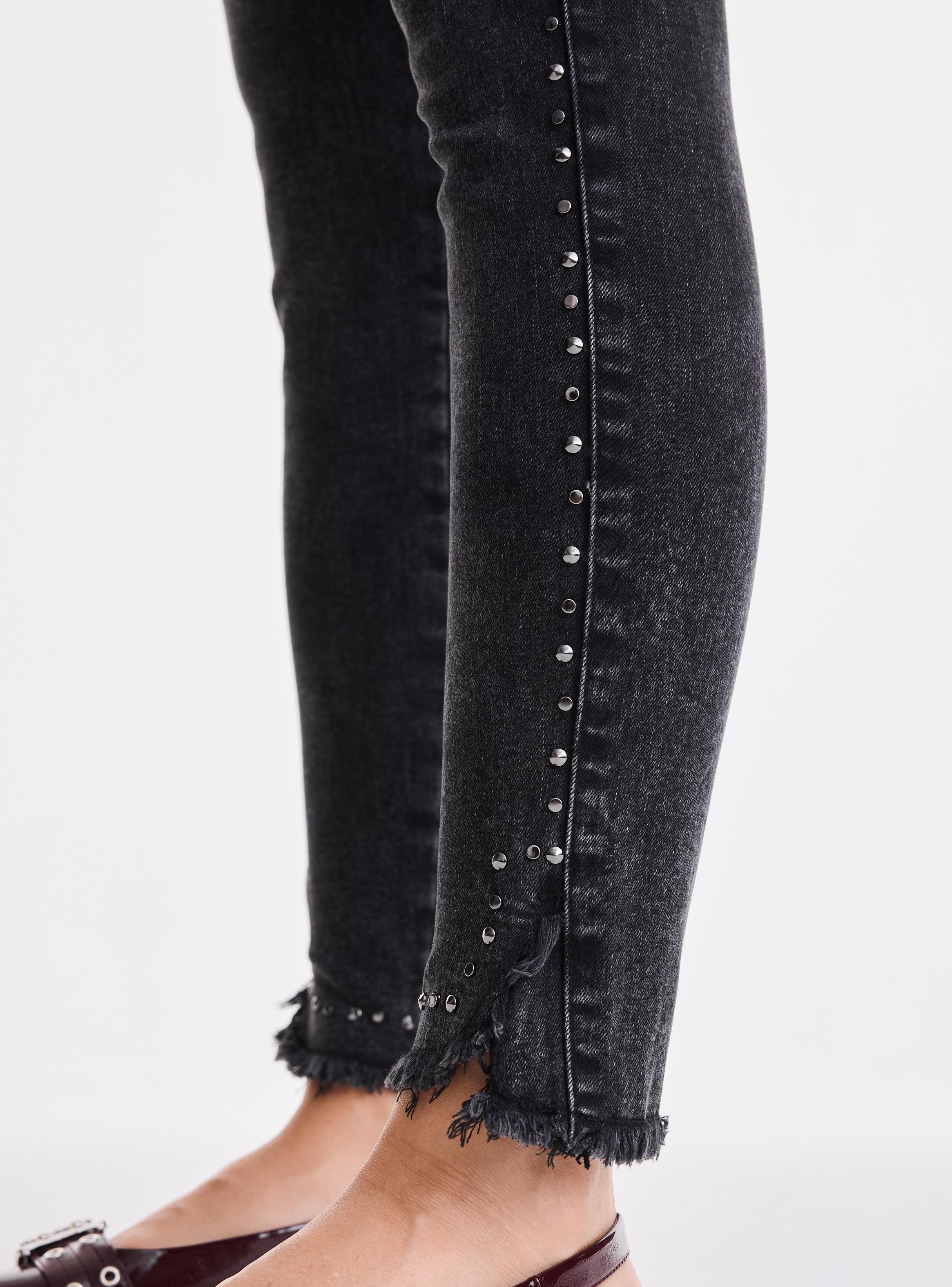 Jeans Push Up Tachas en el Costado-3