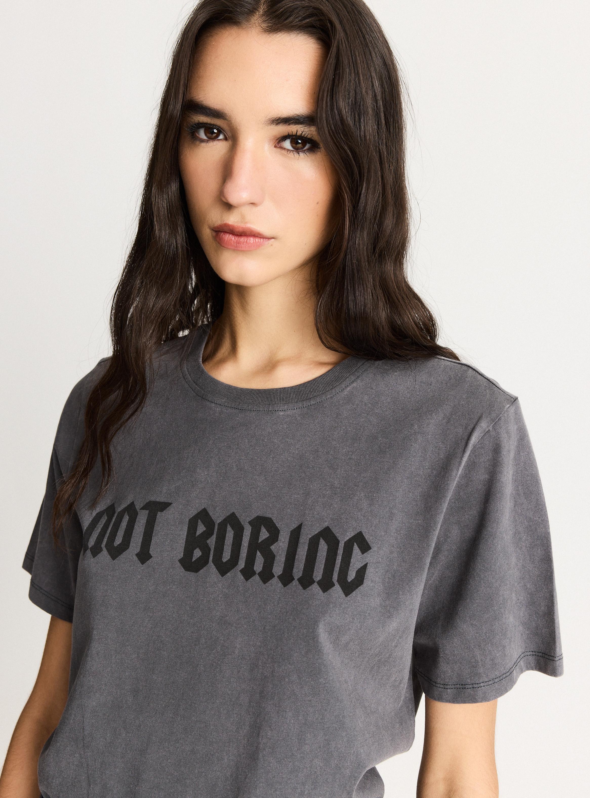 Polera Estampado Frontal Not-3