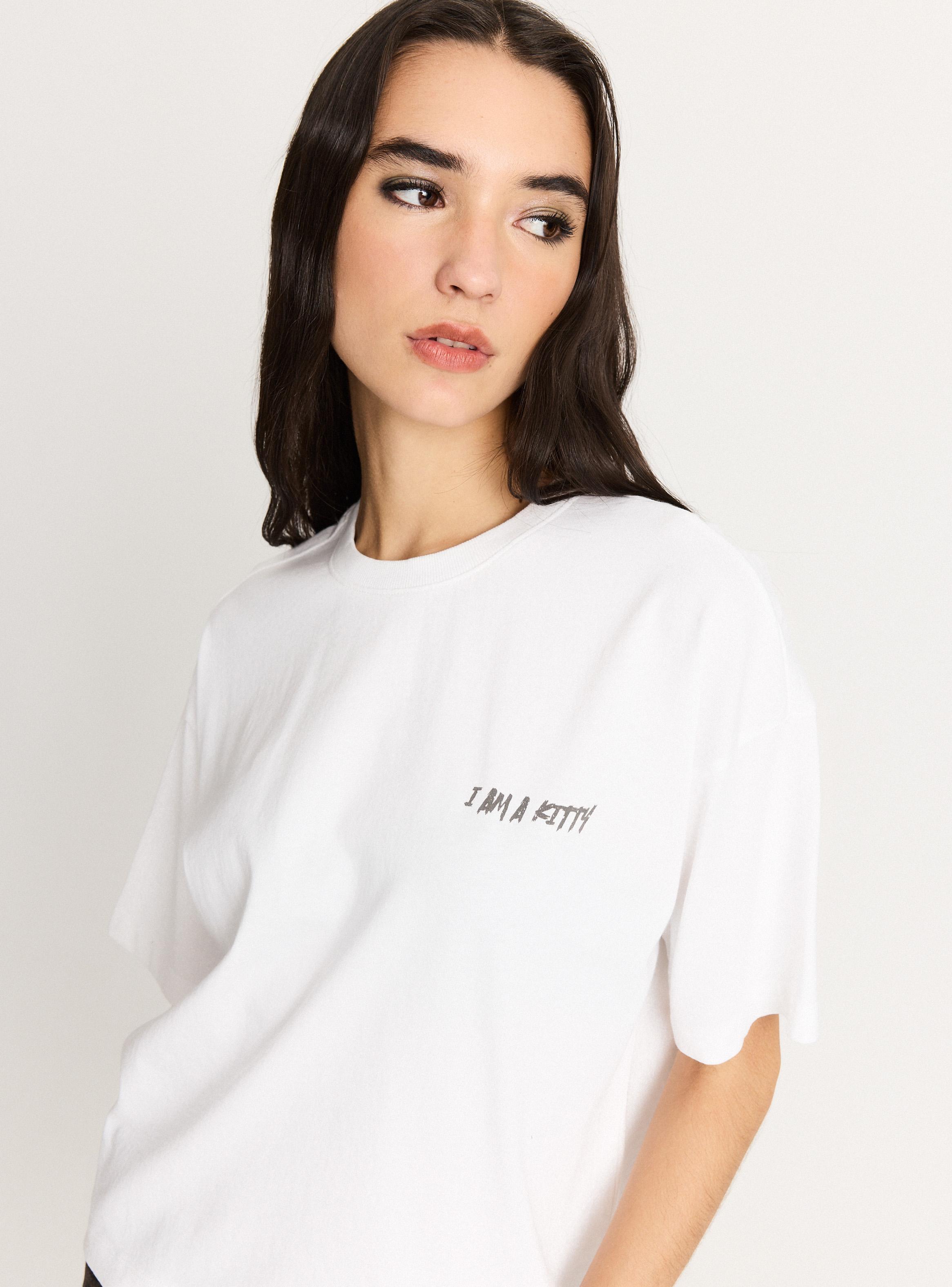 Polera Estampado Espalda Kitty-2