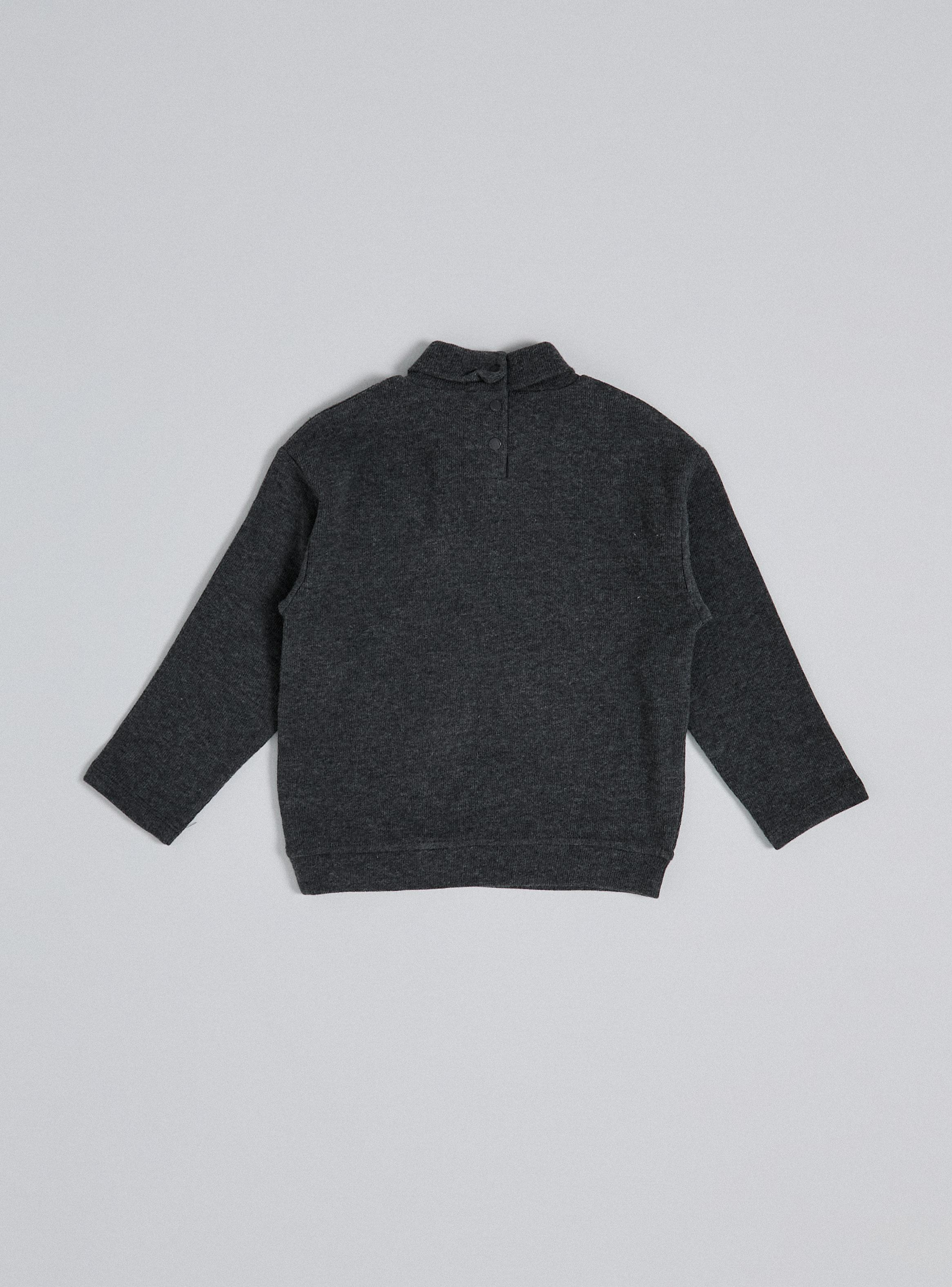 Polera Manga Larga Gruesa con Bordado-2