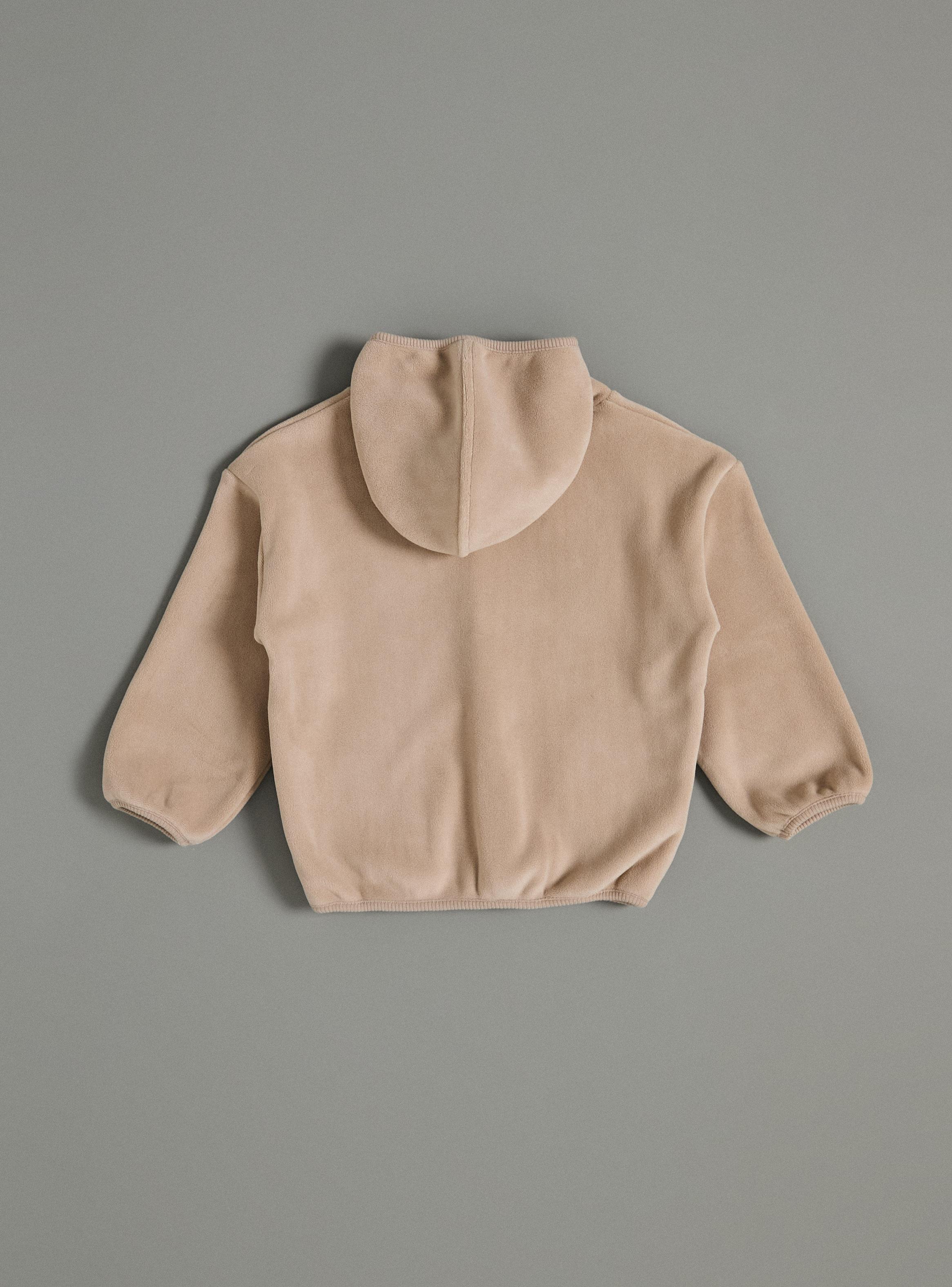 Polerón Liso Elasticado con Gorro-2