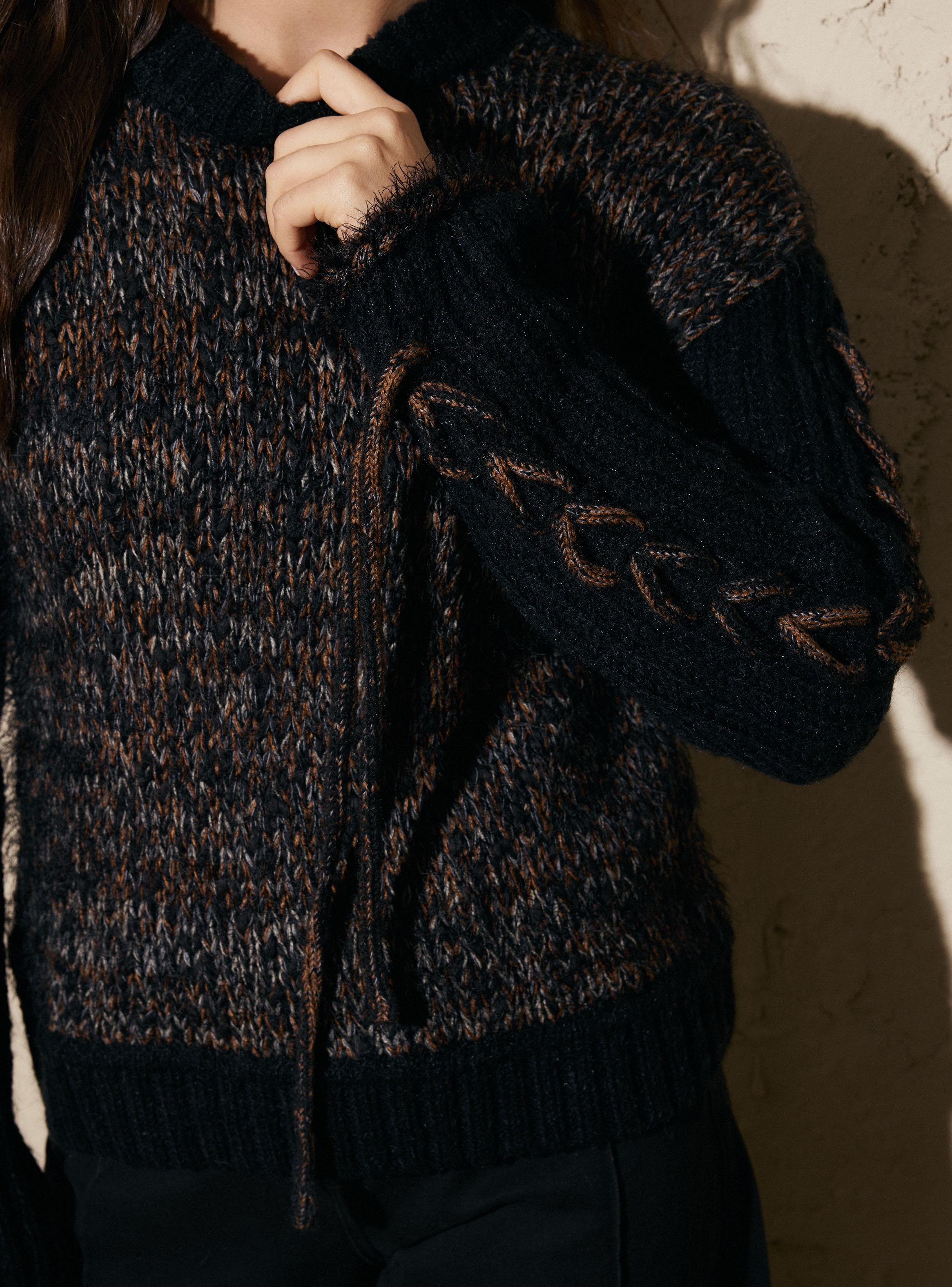 Sweater Jaspeado con Trenza Tejida en Mangas-3