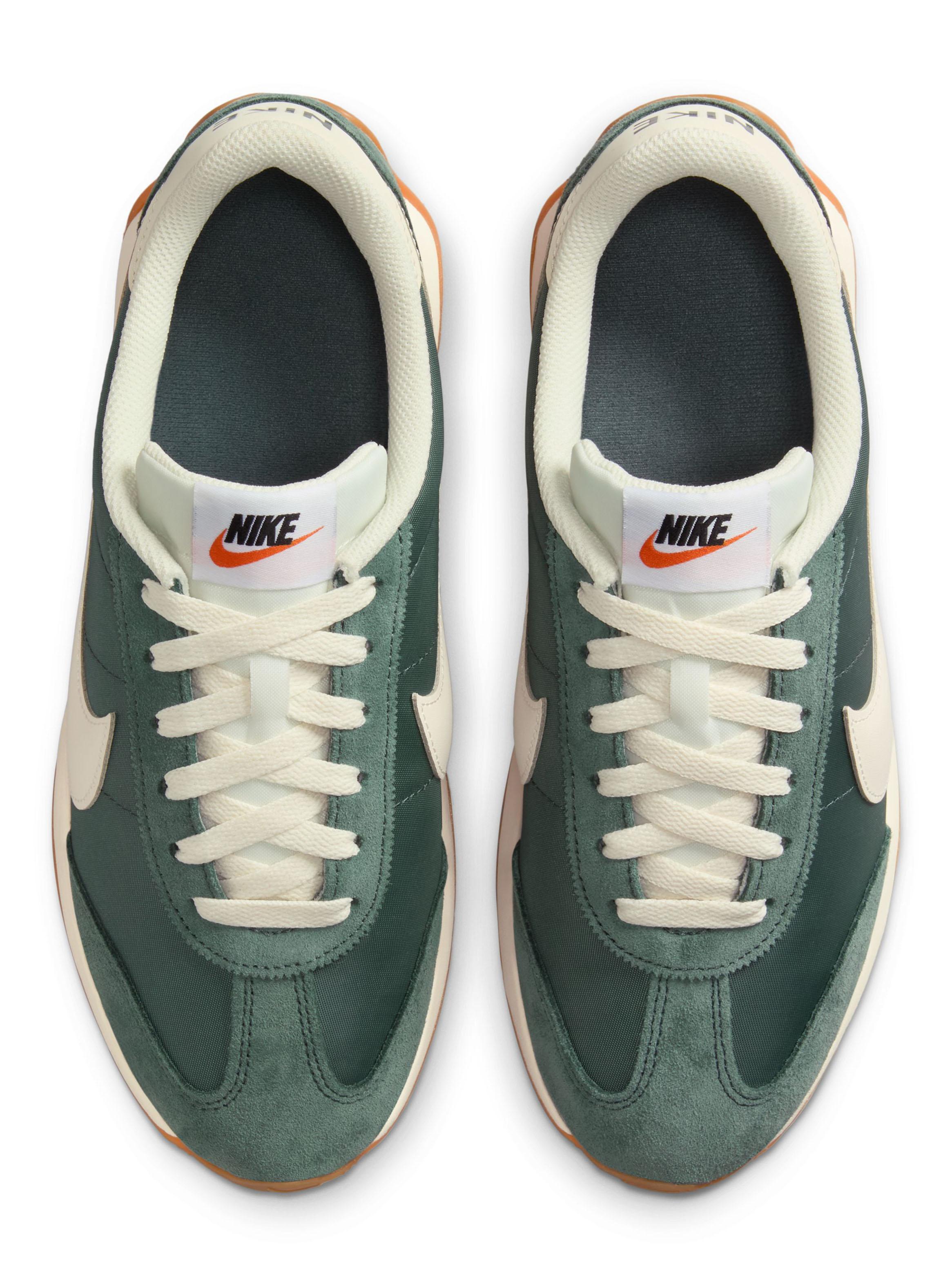 Zapatilla Urbana Logotipo Swoosh en Relieve Pacific Mujer-4