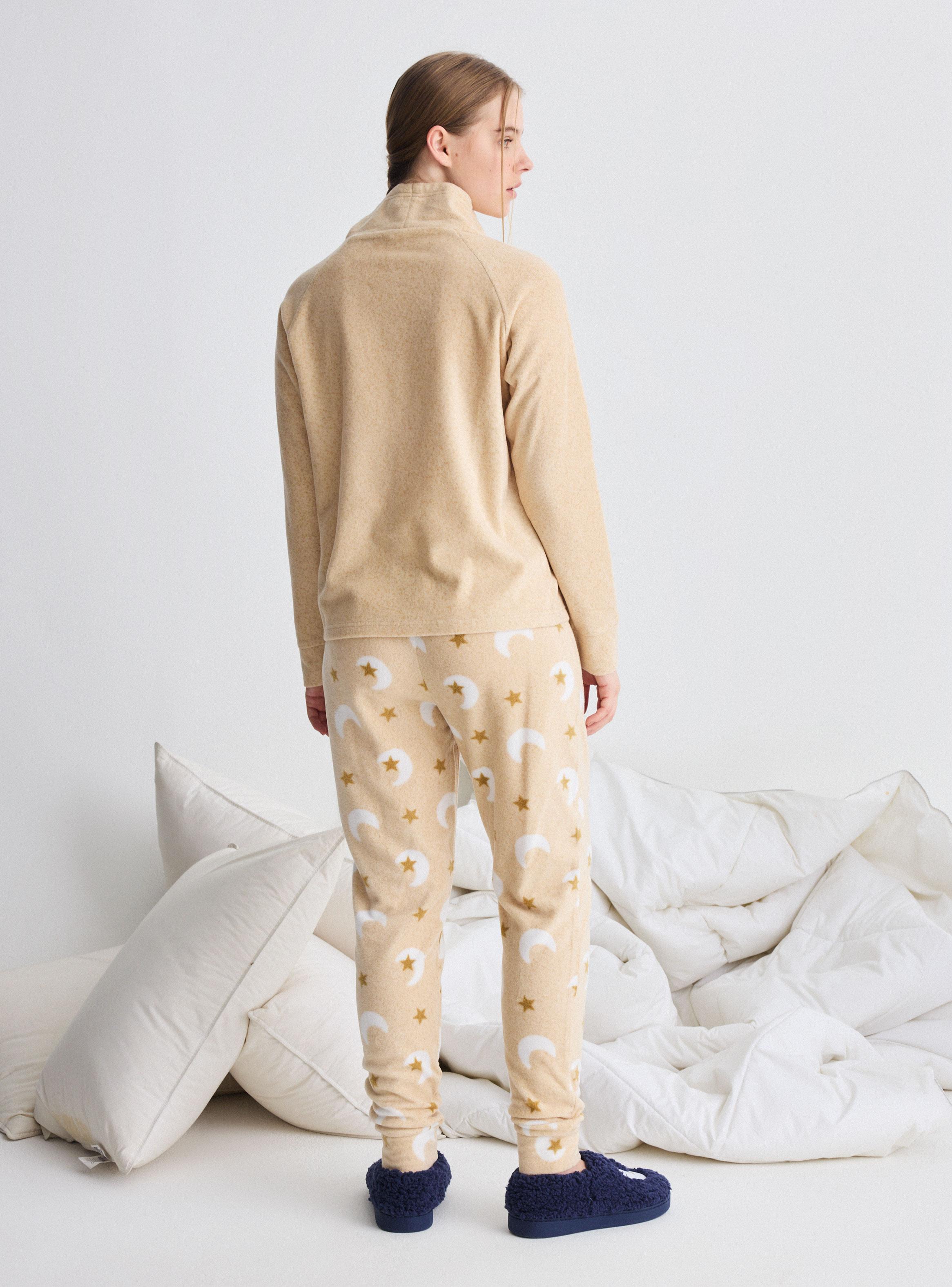 Pijama Polar Cuello Alto Estampado-5