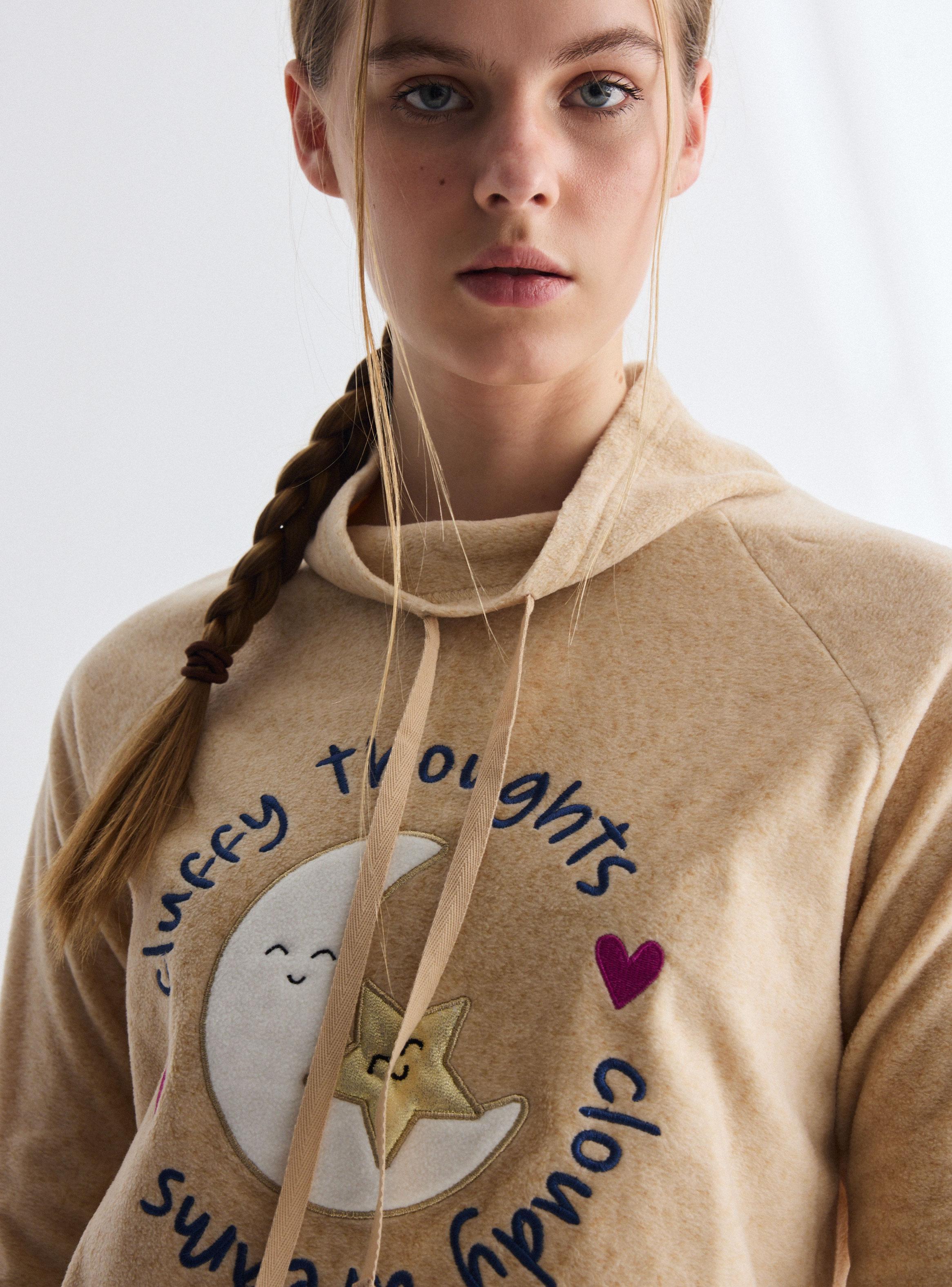 Pijama Polar Cuello Alto Estampado-2