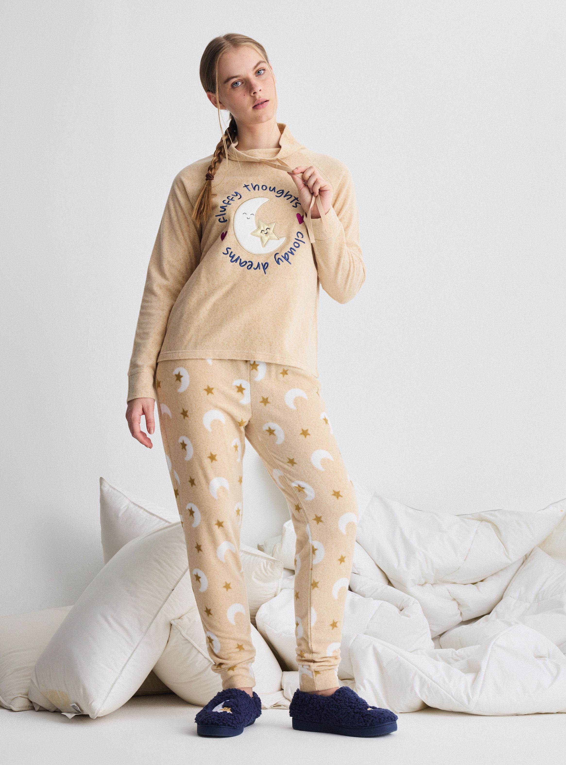 Pijama Polar Cuello Alto Estampado-4