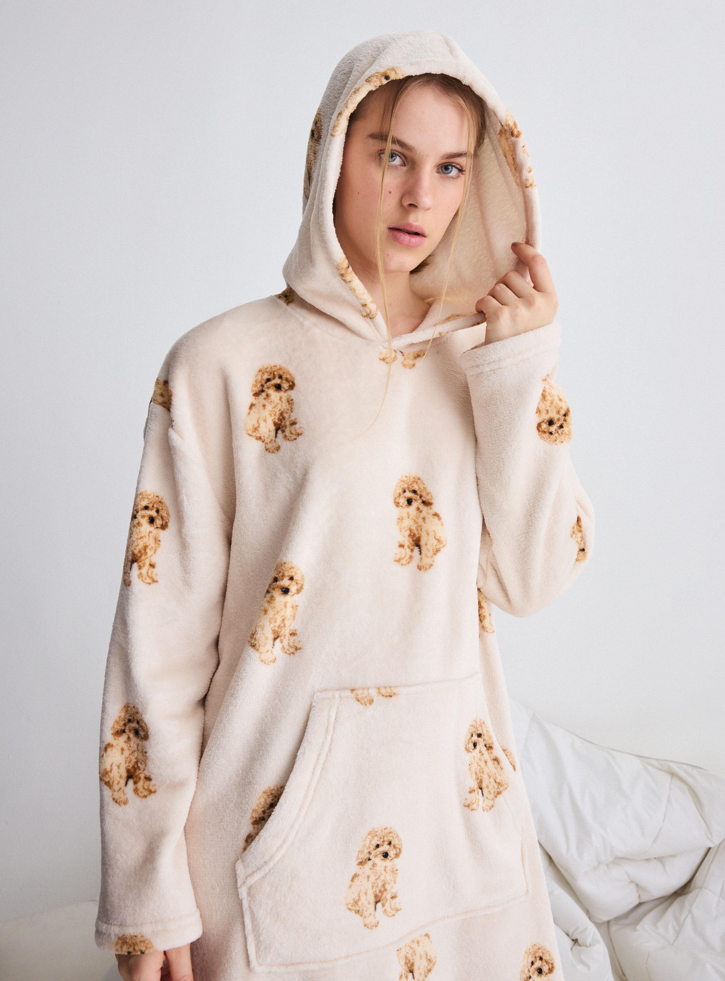 Bata Polerón Coral Fleece Estampado-3