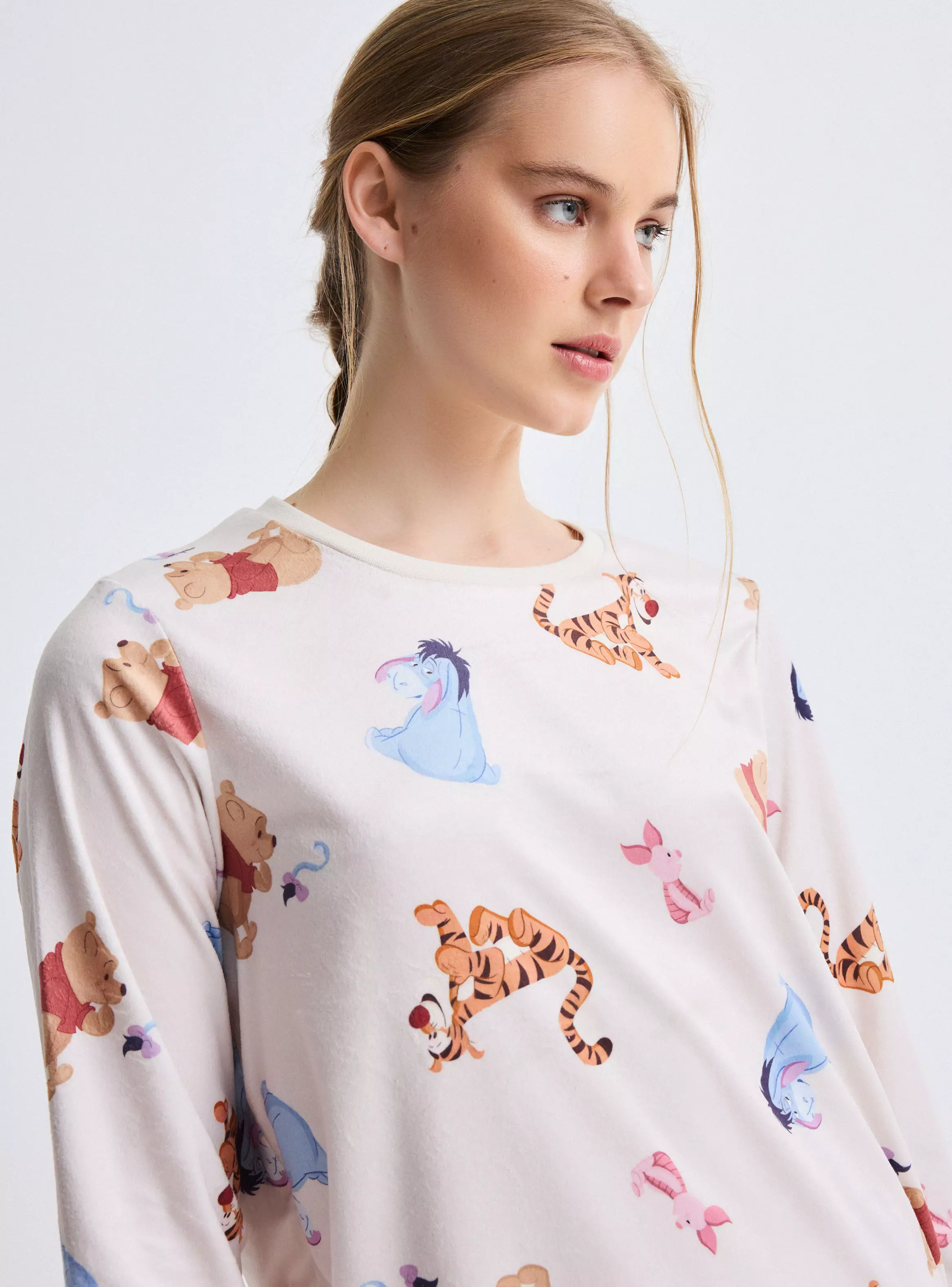 Pijama Disney Pooh Tela Velour Suave y Cálida-2