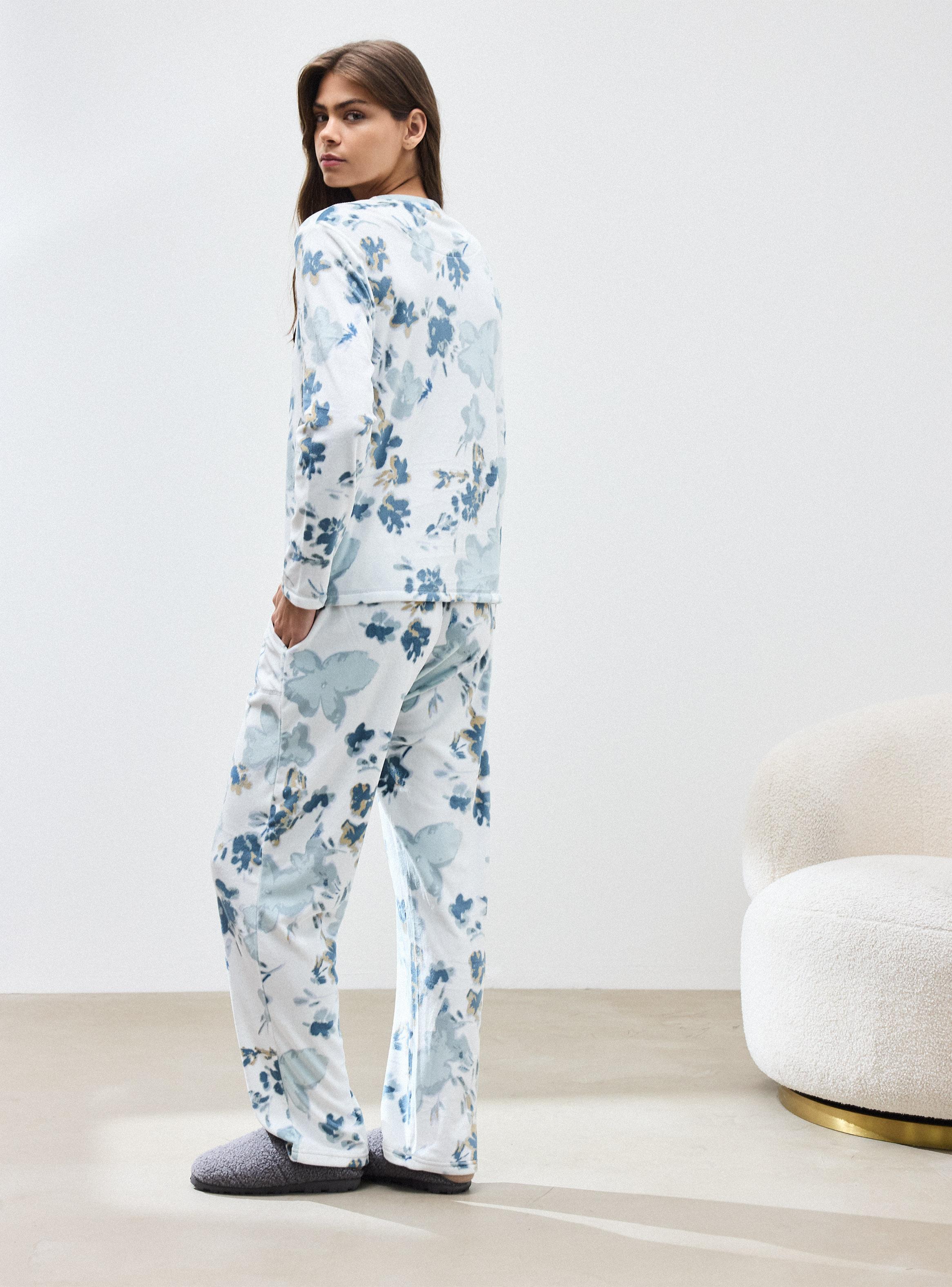 Pijama de Velour Diseño Moderno con Estampado Floral-5