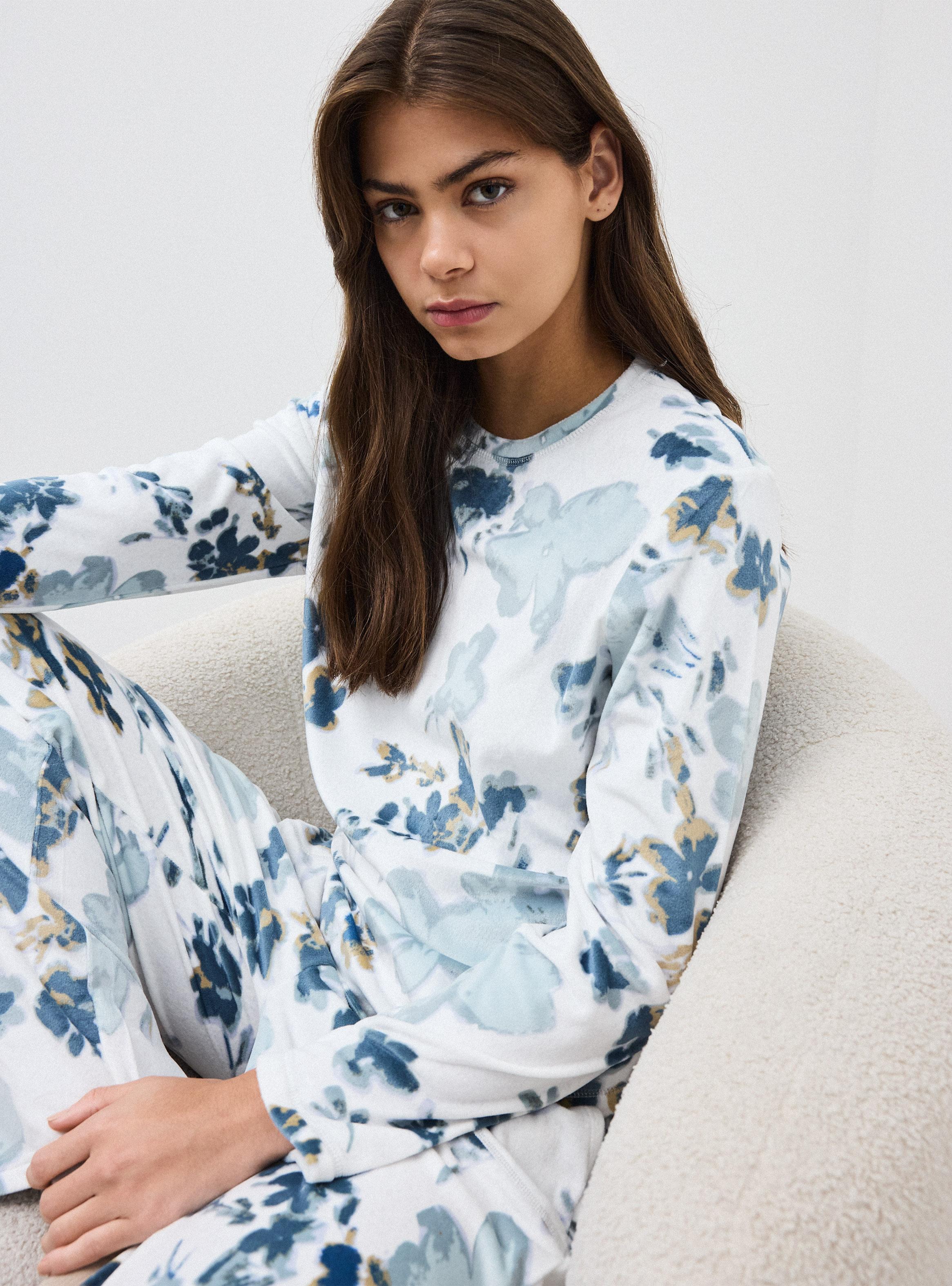 Pijama de Velour Diseño Moderno con Estampado Floral-2