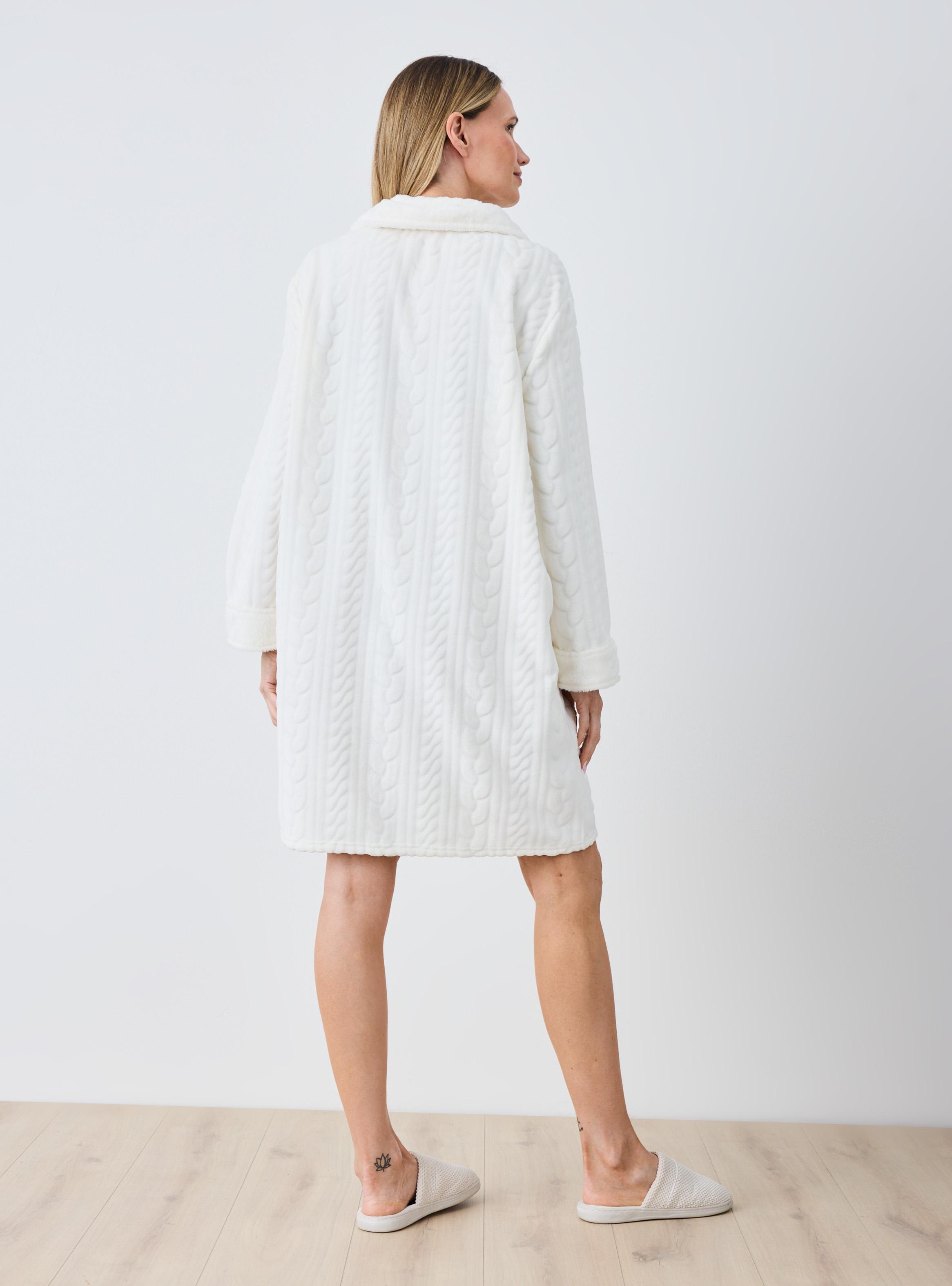 Bata Coral Fleece Emboss con Cierre Detantero-5