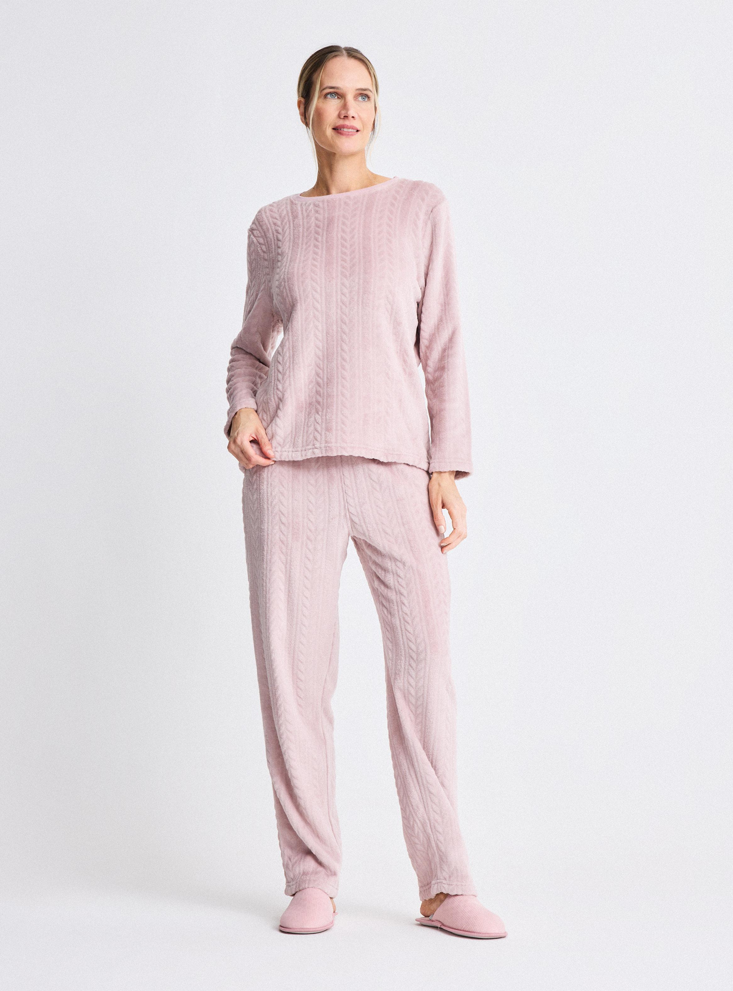 Pijama Corla Embossed Suave y Cálido-4