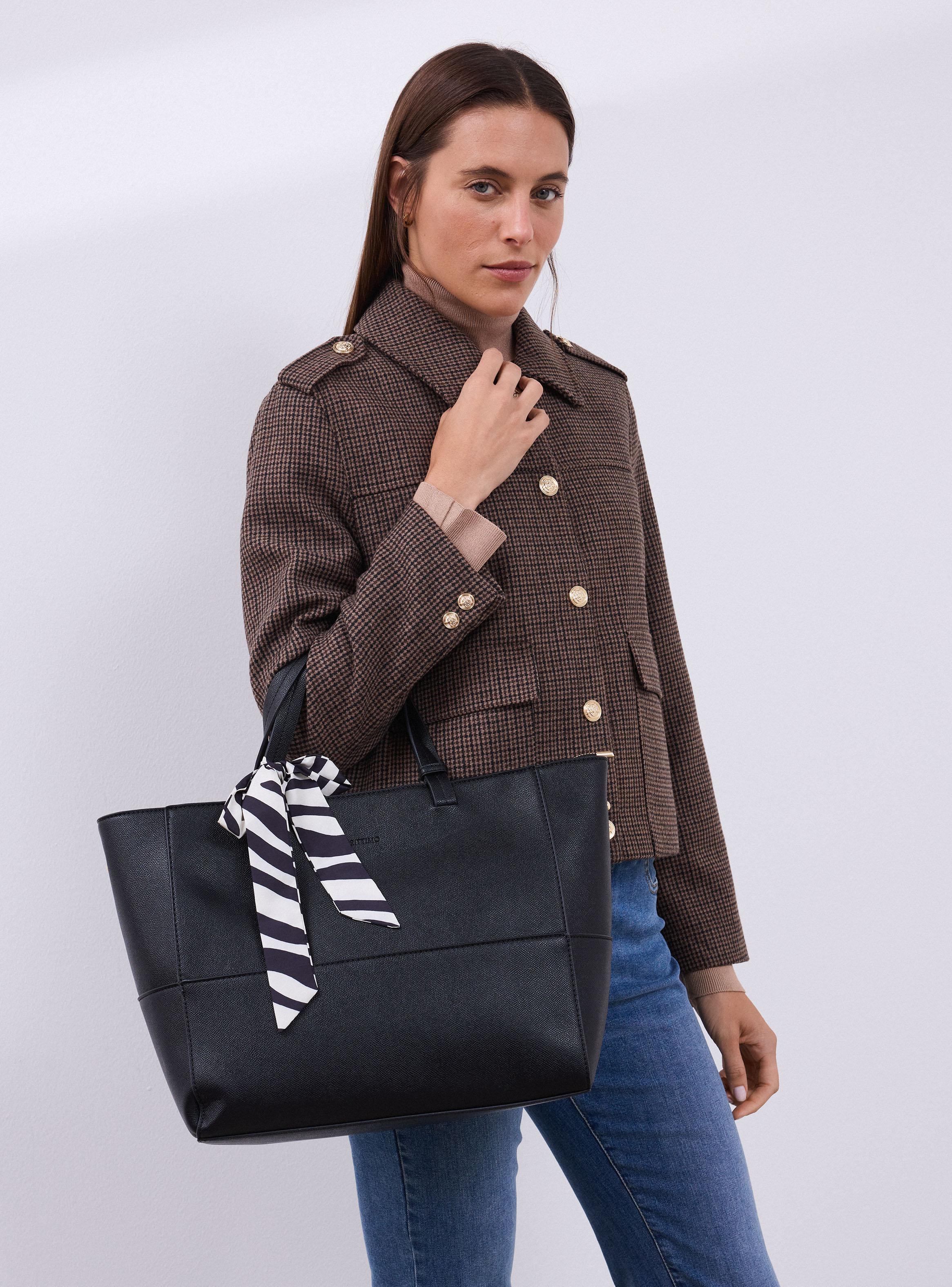 Cartera Tipo Totebag Cortes-5