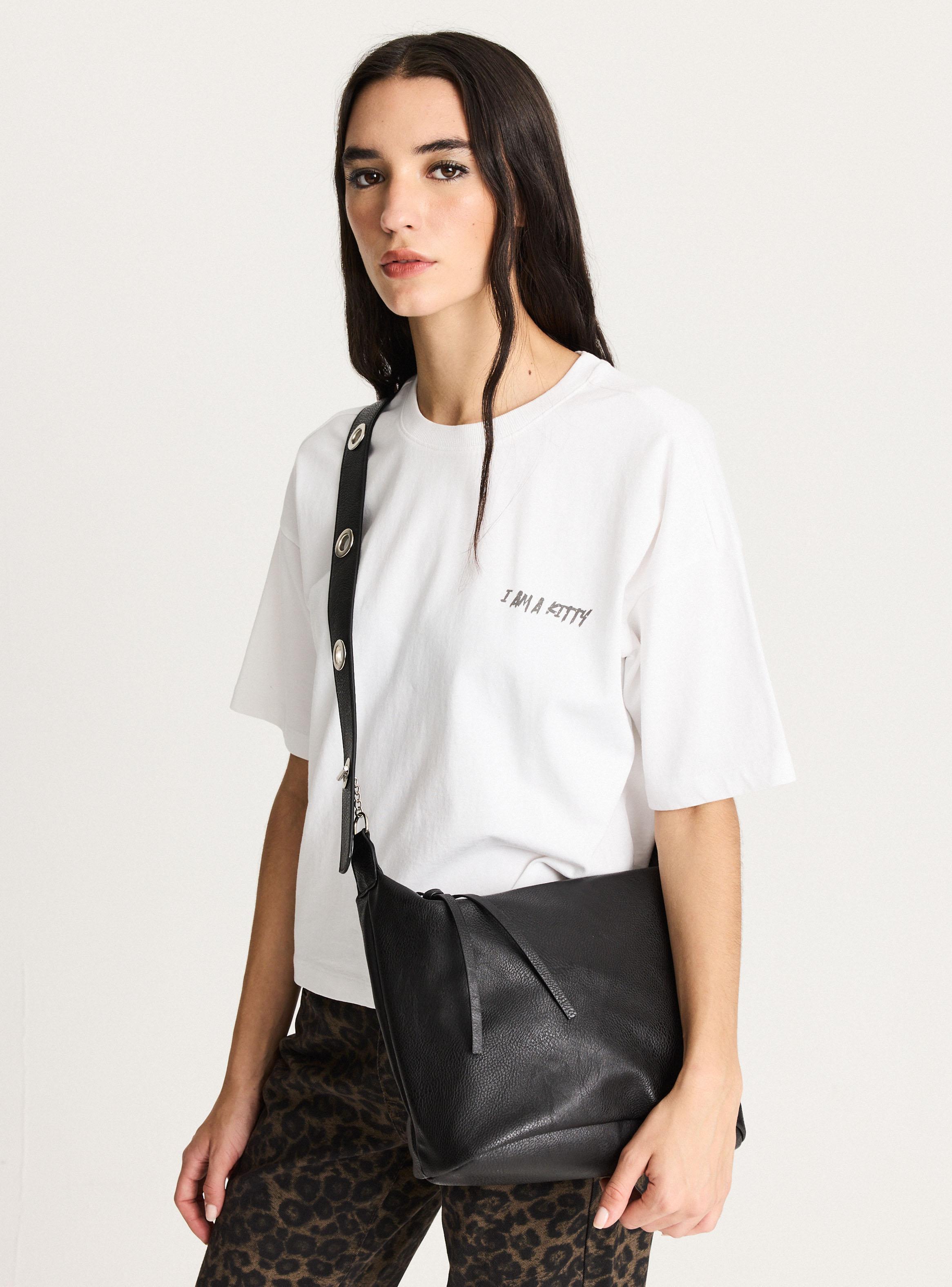 Cartera Tipo Bandolera Strap Ojetillos-5