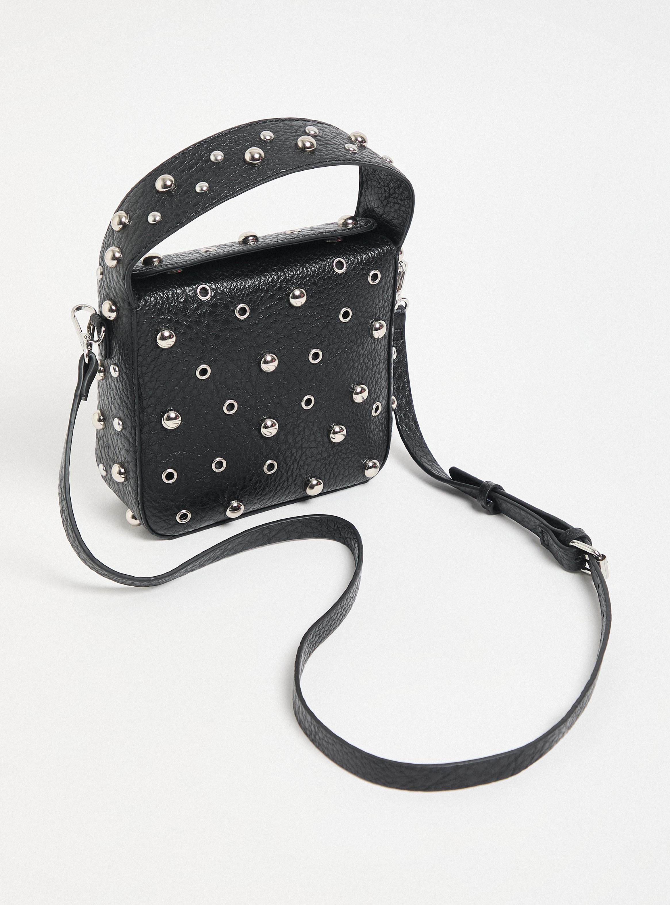 Cartera Tipo Bandolera Mini Tachas y Ojetillos-2