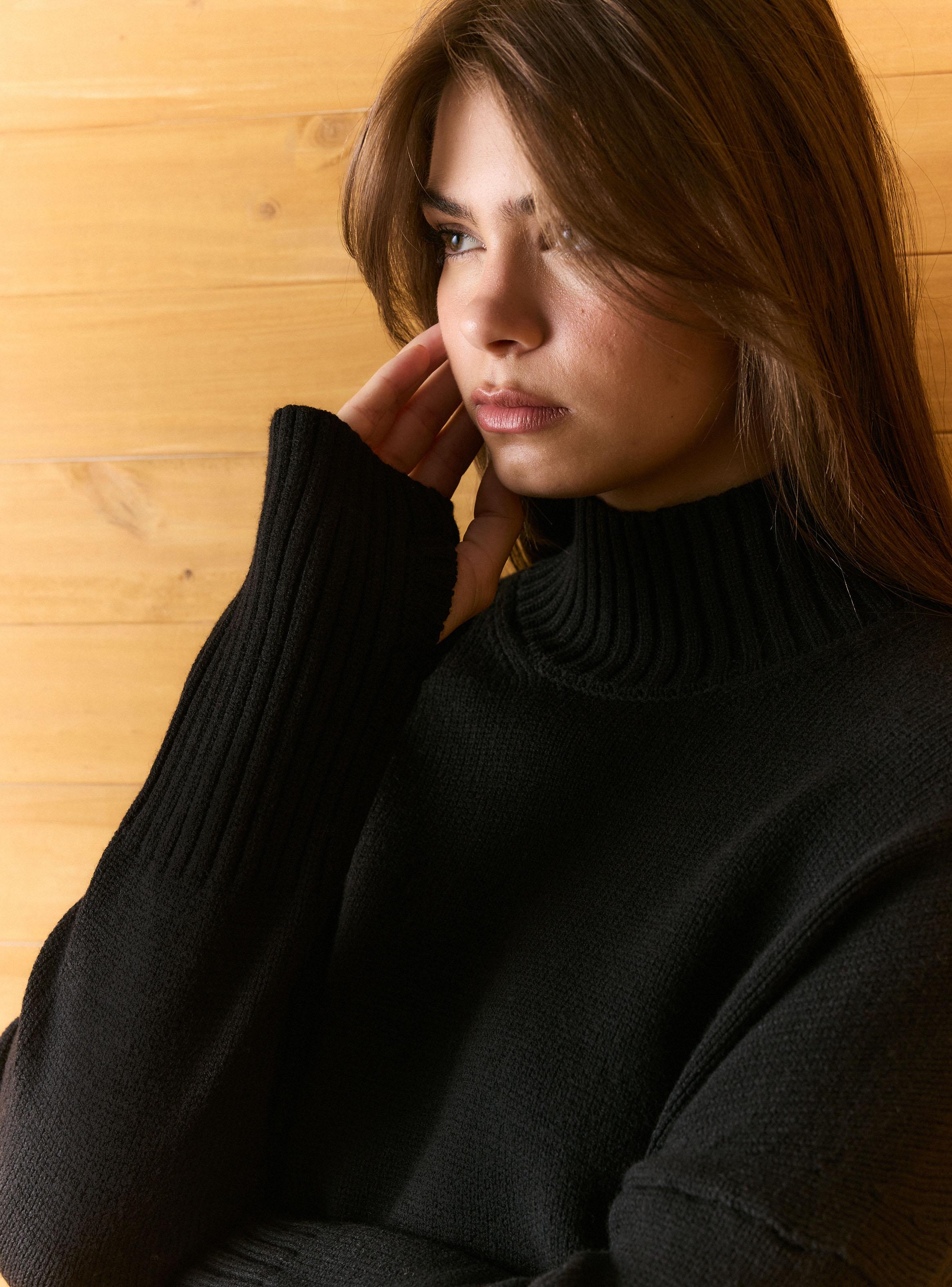 Sweater Cuello Alto y Puños con Pasadedo-2