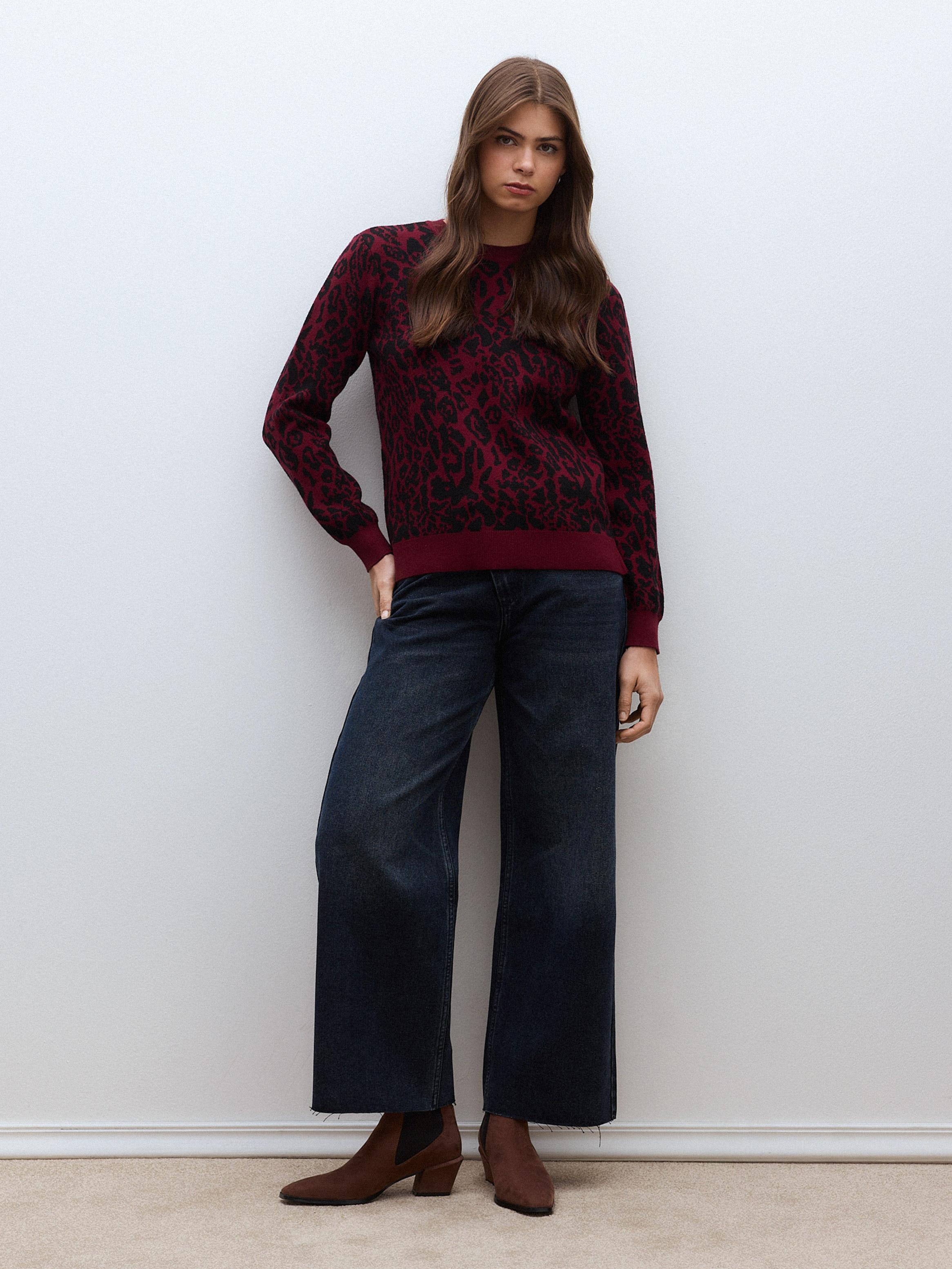 Sweater Holgado con Escote Redondo y Diseño Animal Print-4