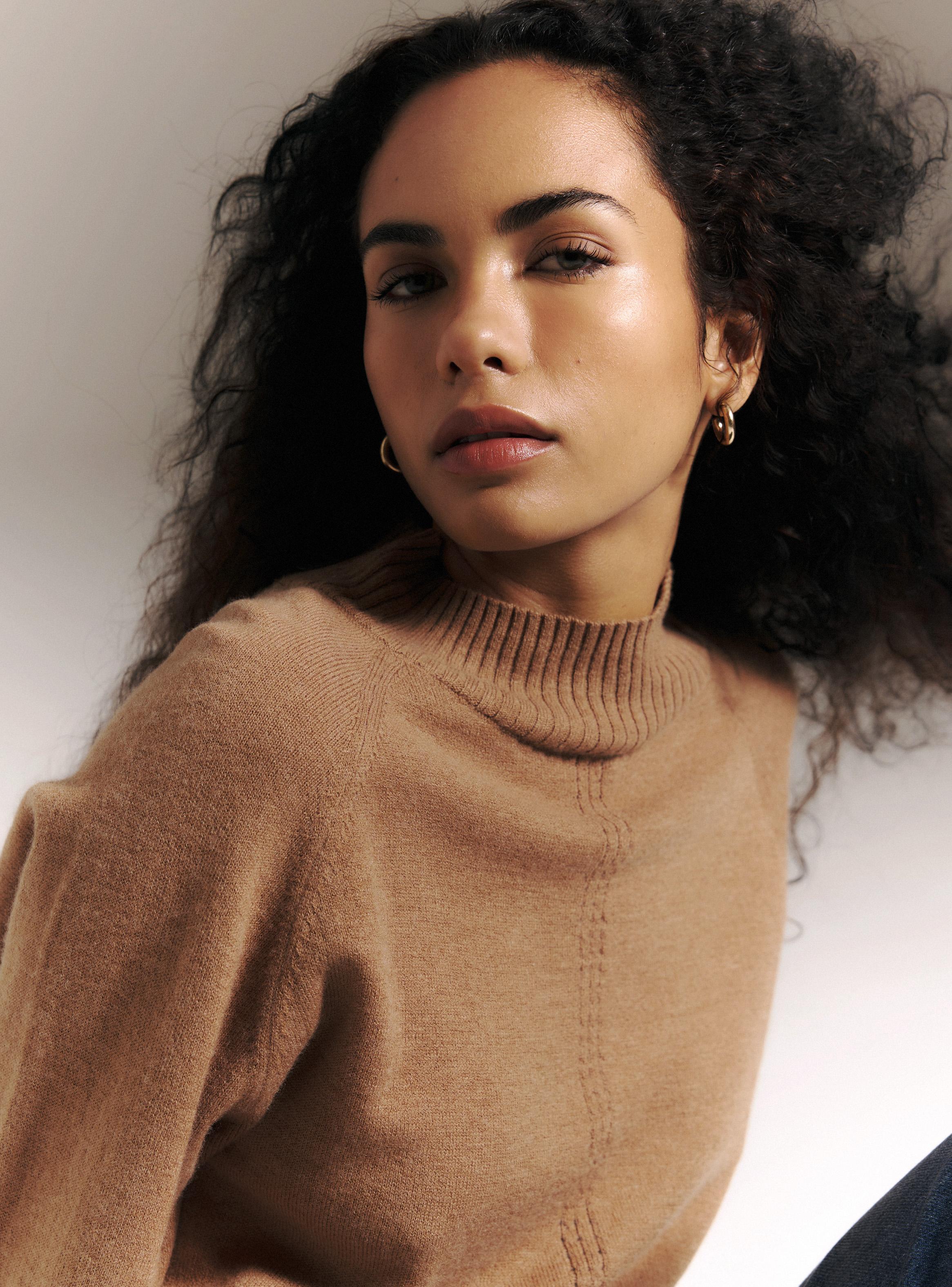 Sweater Calce Relajado Cuello Alto de Lana Merino-3