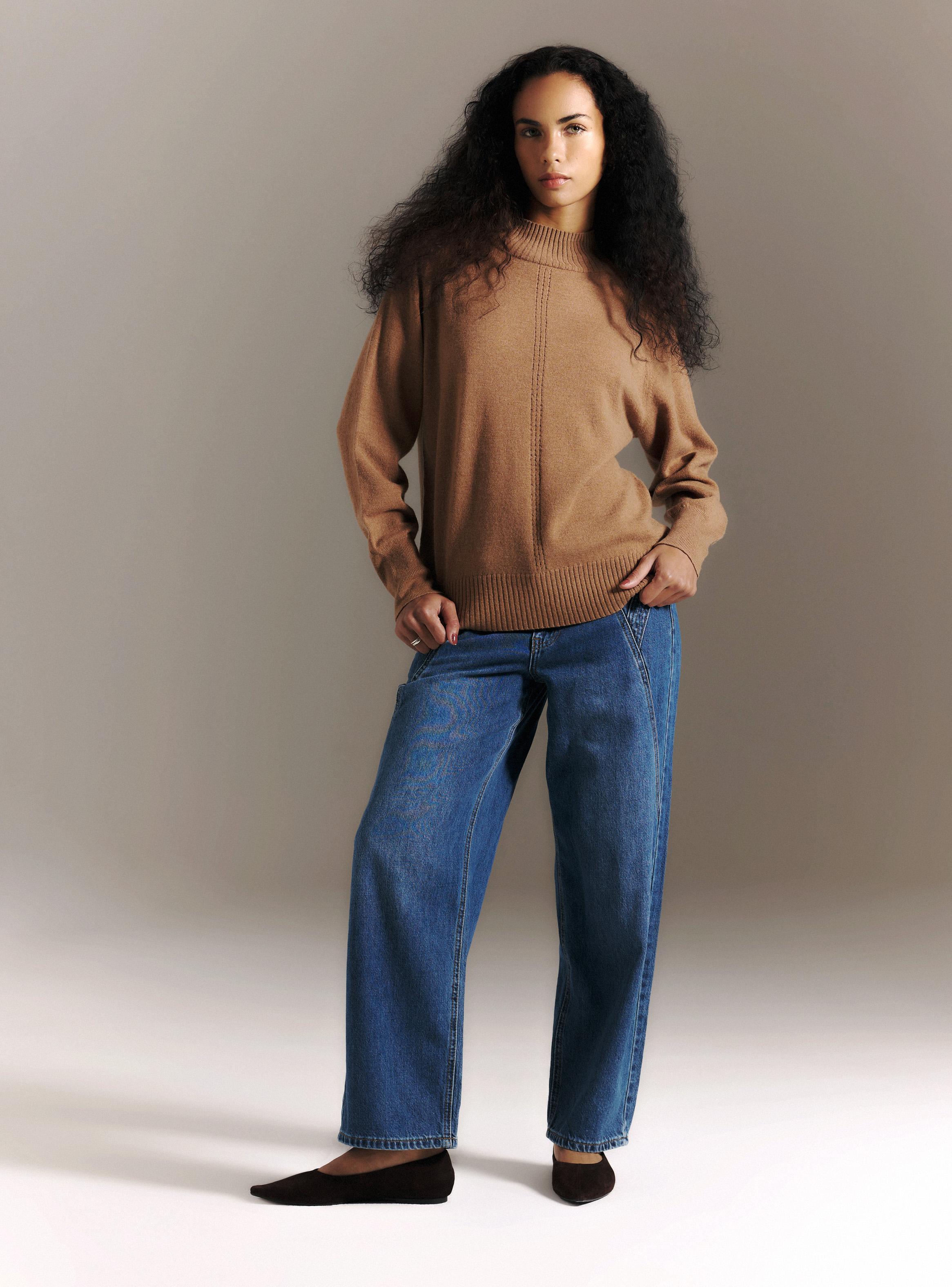 Sweater Calce Relajado Cuello Alto de Lana Merino-4