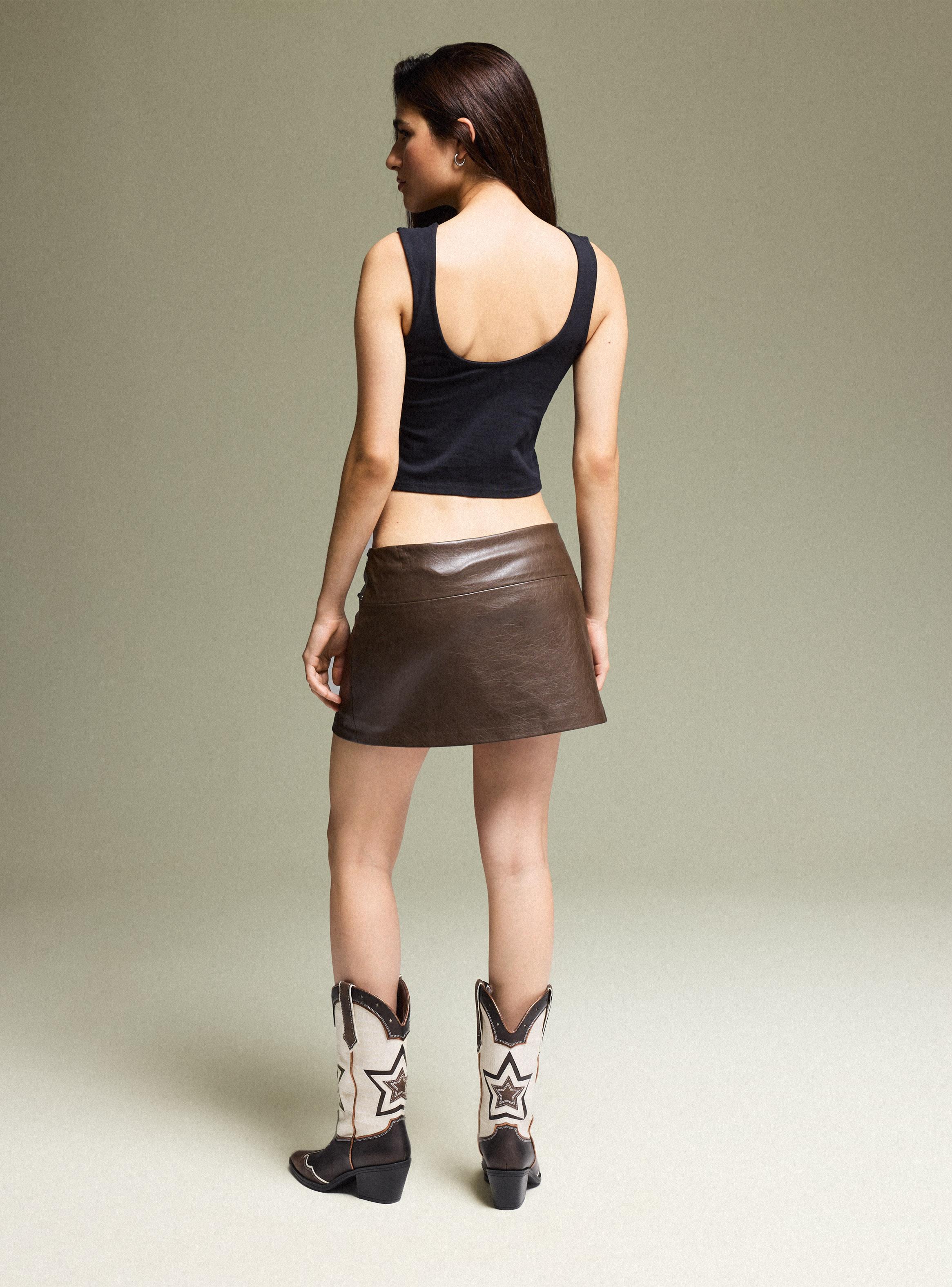 Polera con Detalle en Corte-5