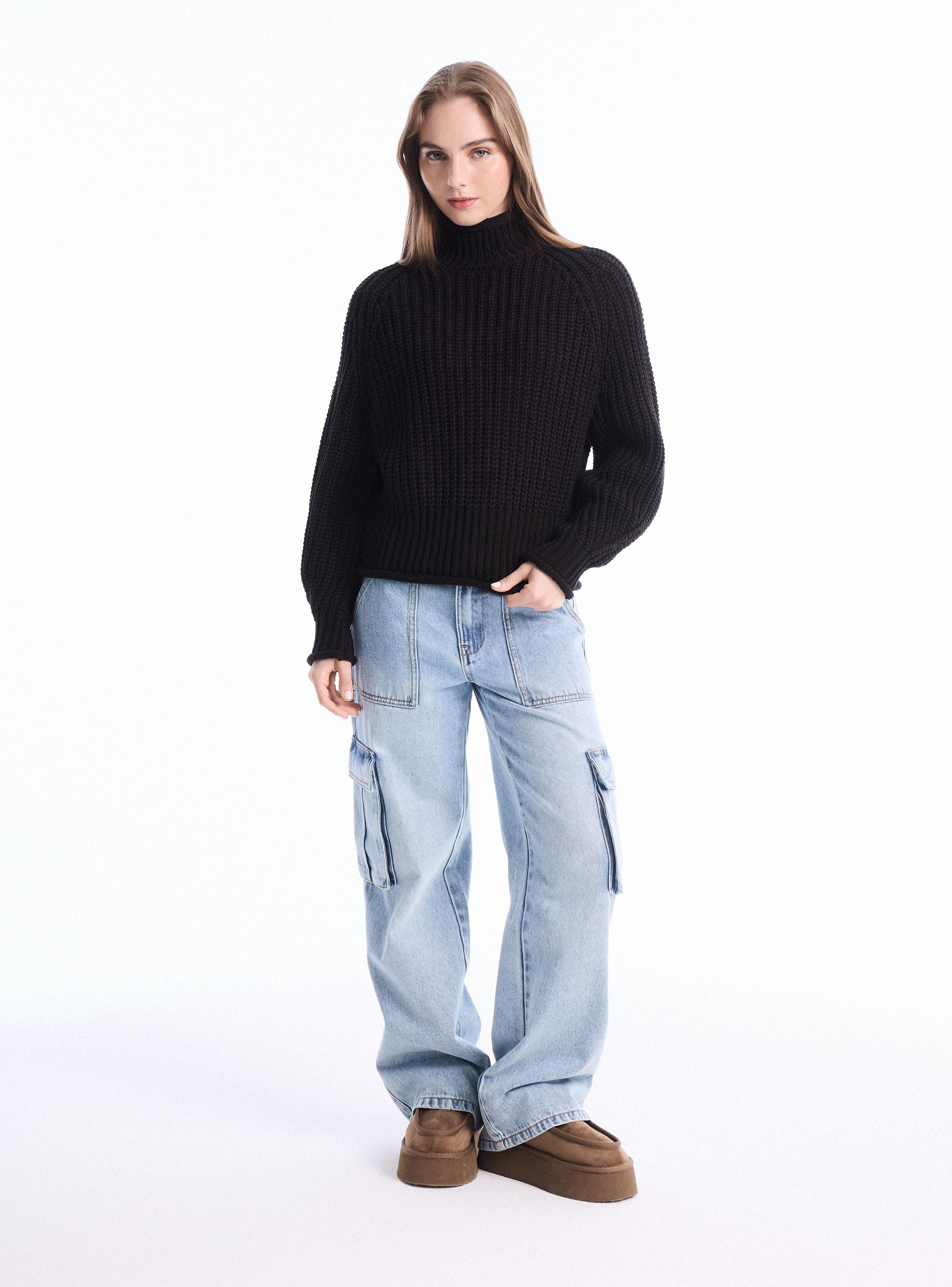 Sweater Básico Cuello Alto Holgado-4