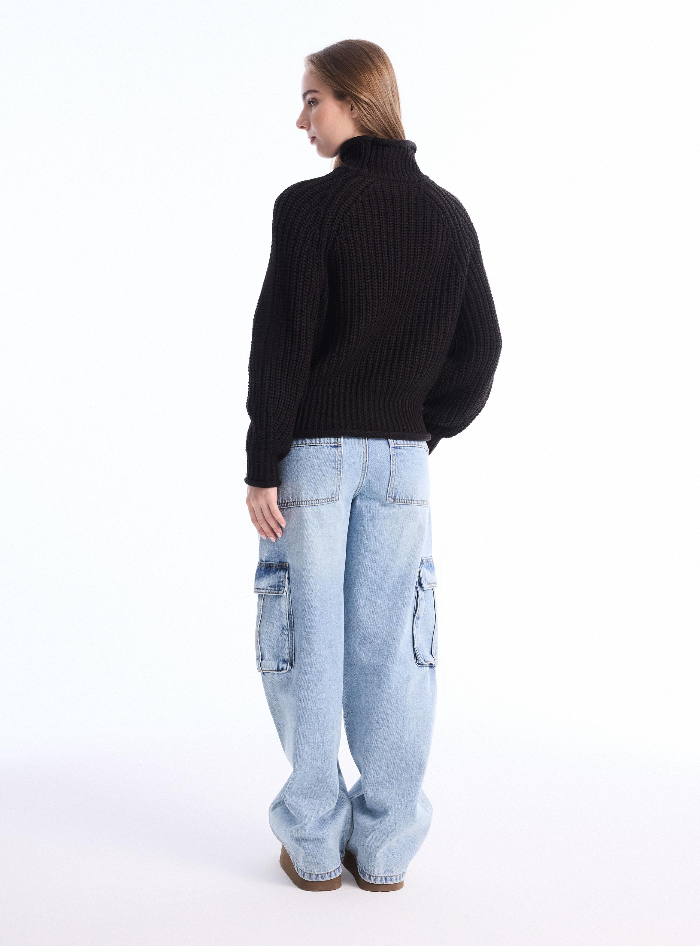 Sweater Básico Cuello Alto Holgado-5