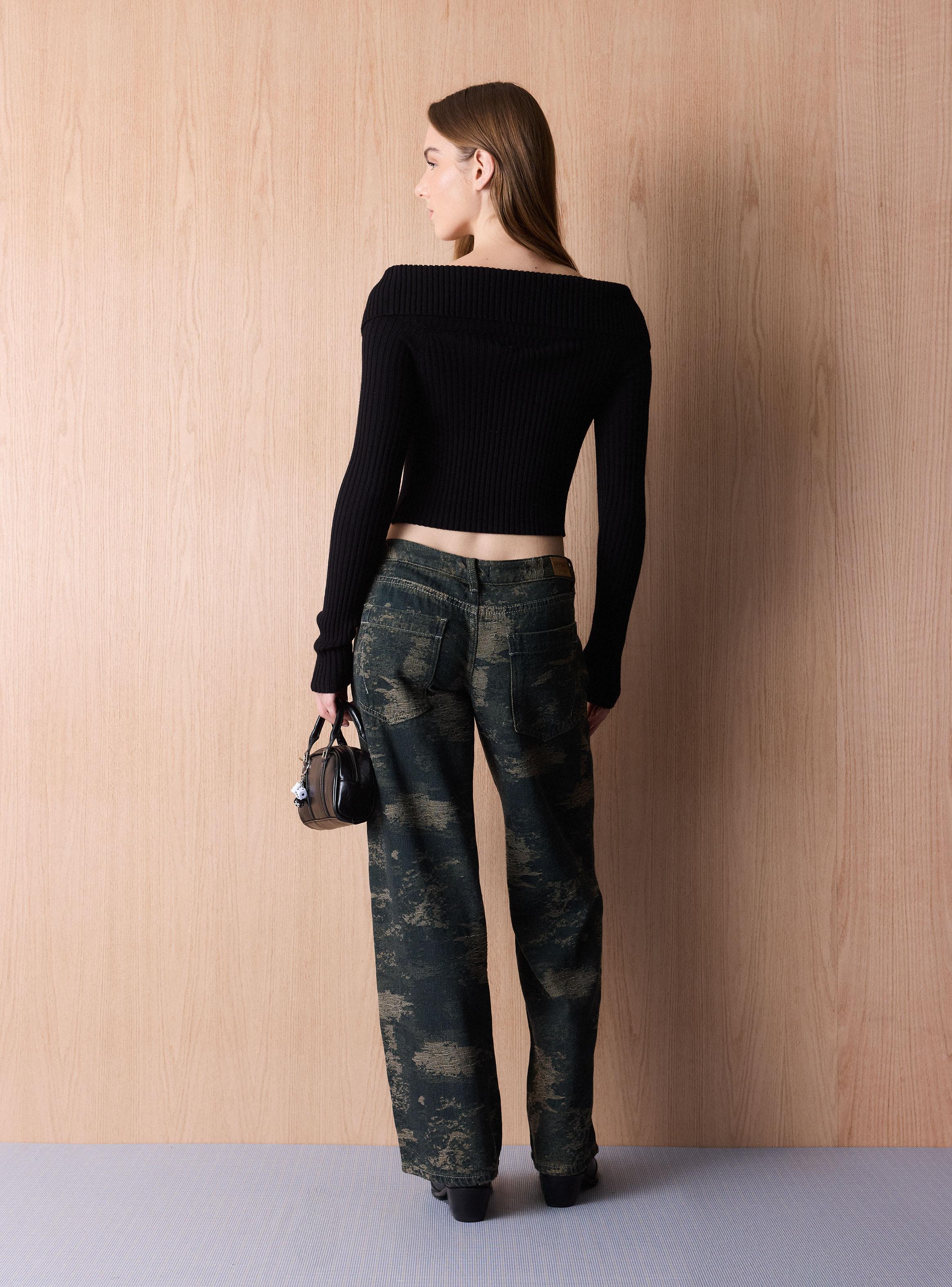 Sweater Hombro Caído y Cierre-5