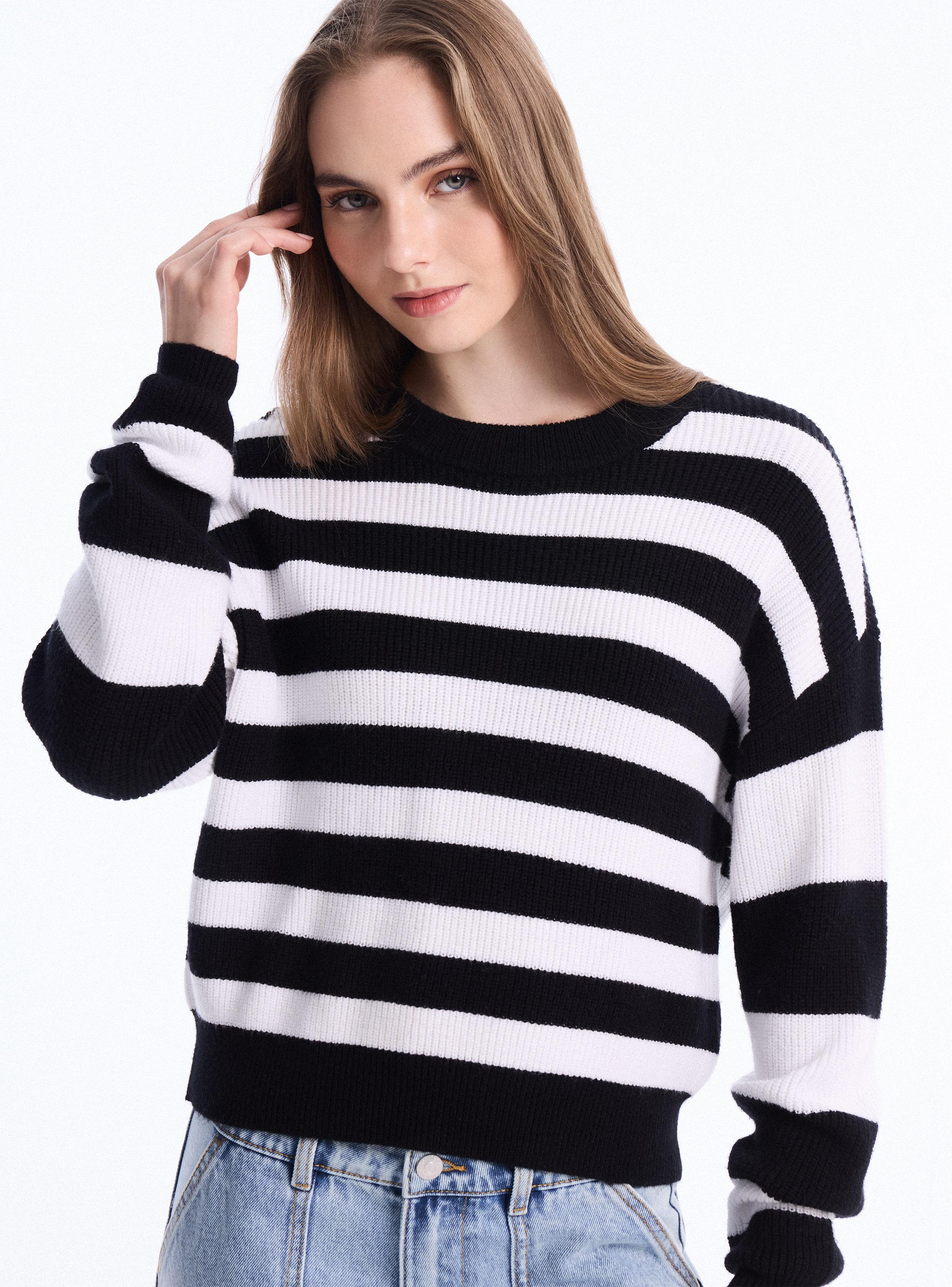 Sweater Cuello Redondo Rayado-2