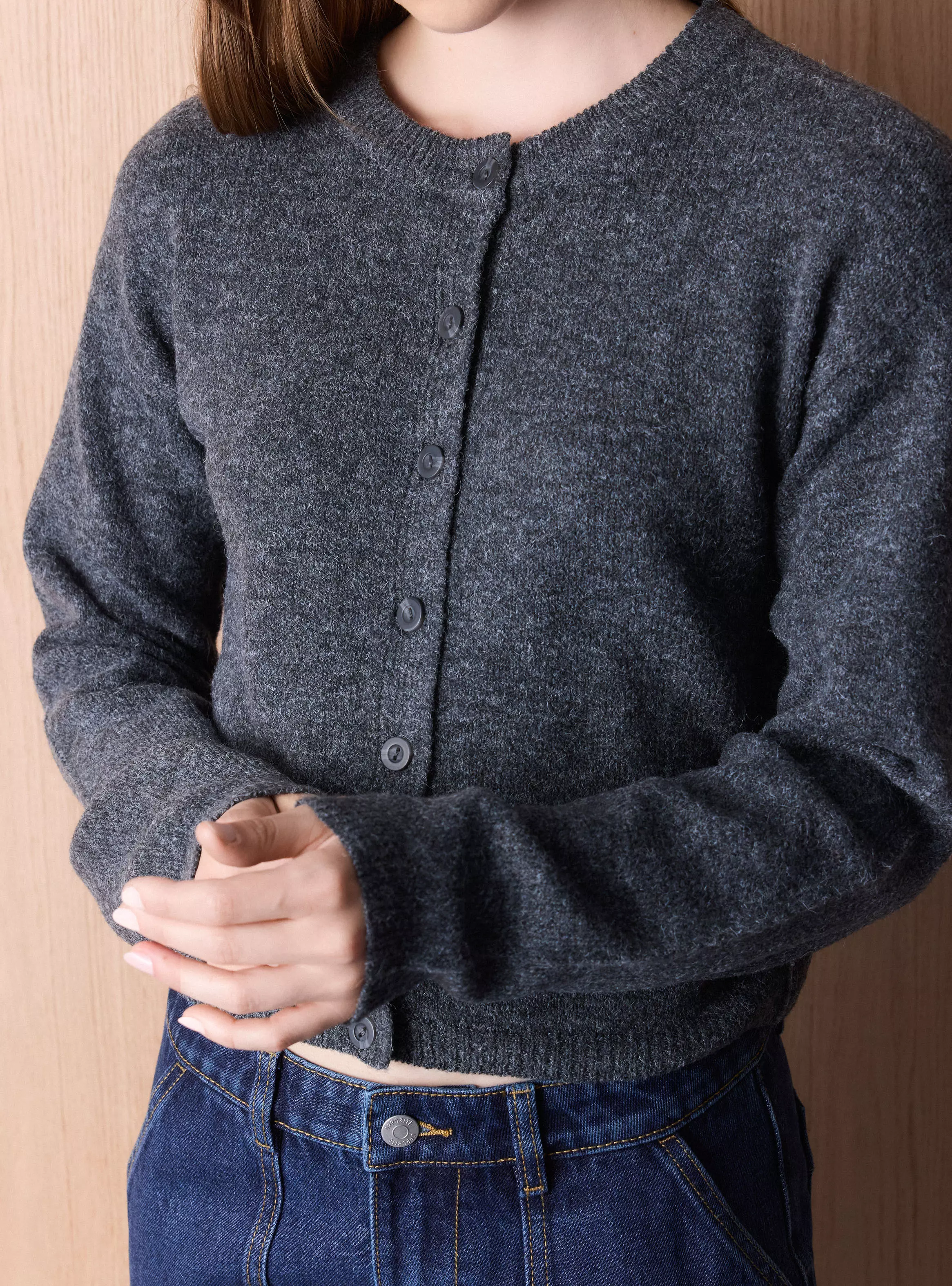 Sweater Cárdigan Básico Cuello Redondo-3