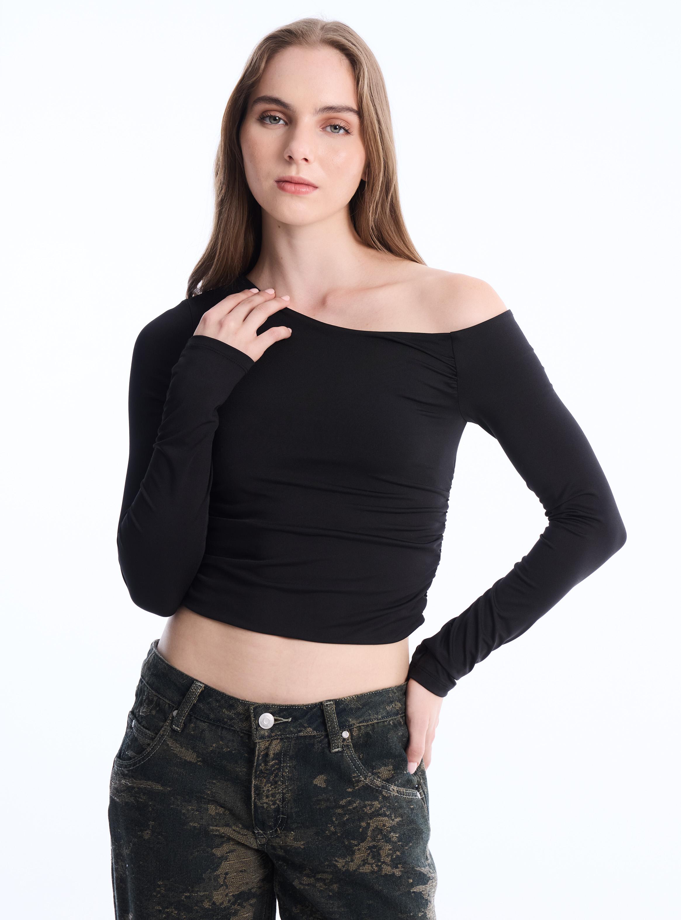 Polera con Detalle en Costados-2