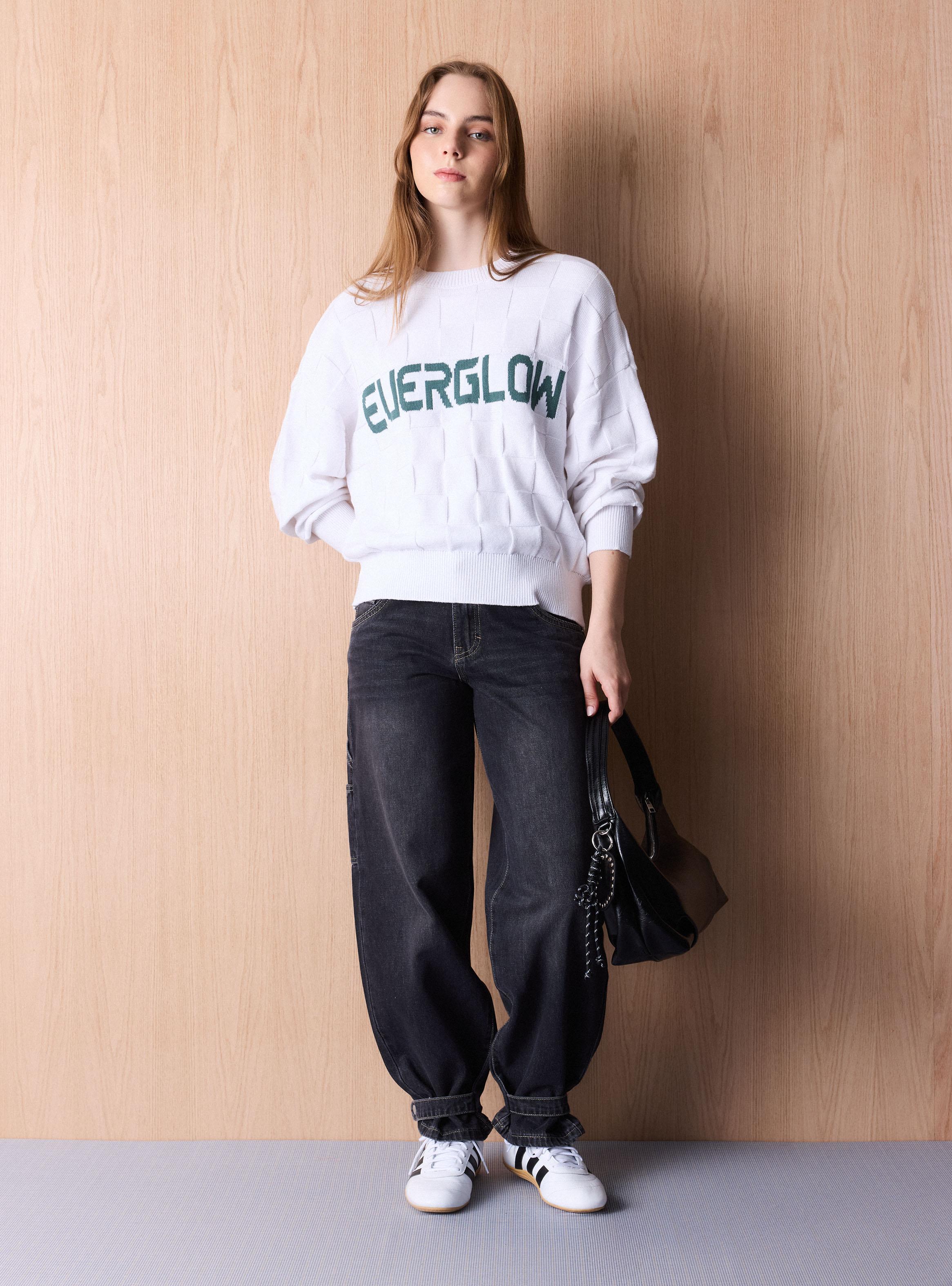 Sweater Cuello Redondo y Diseño en Delantero-4