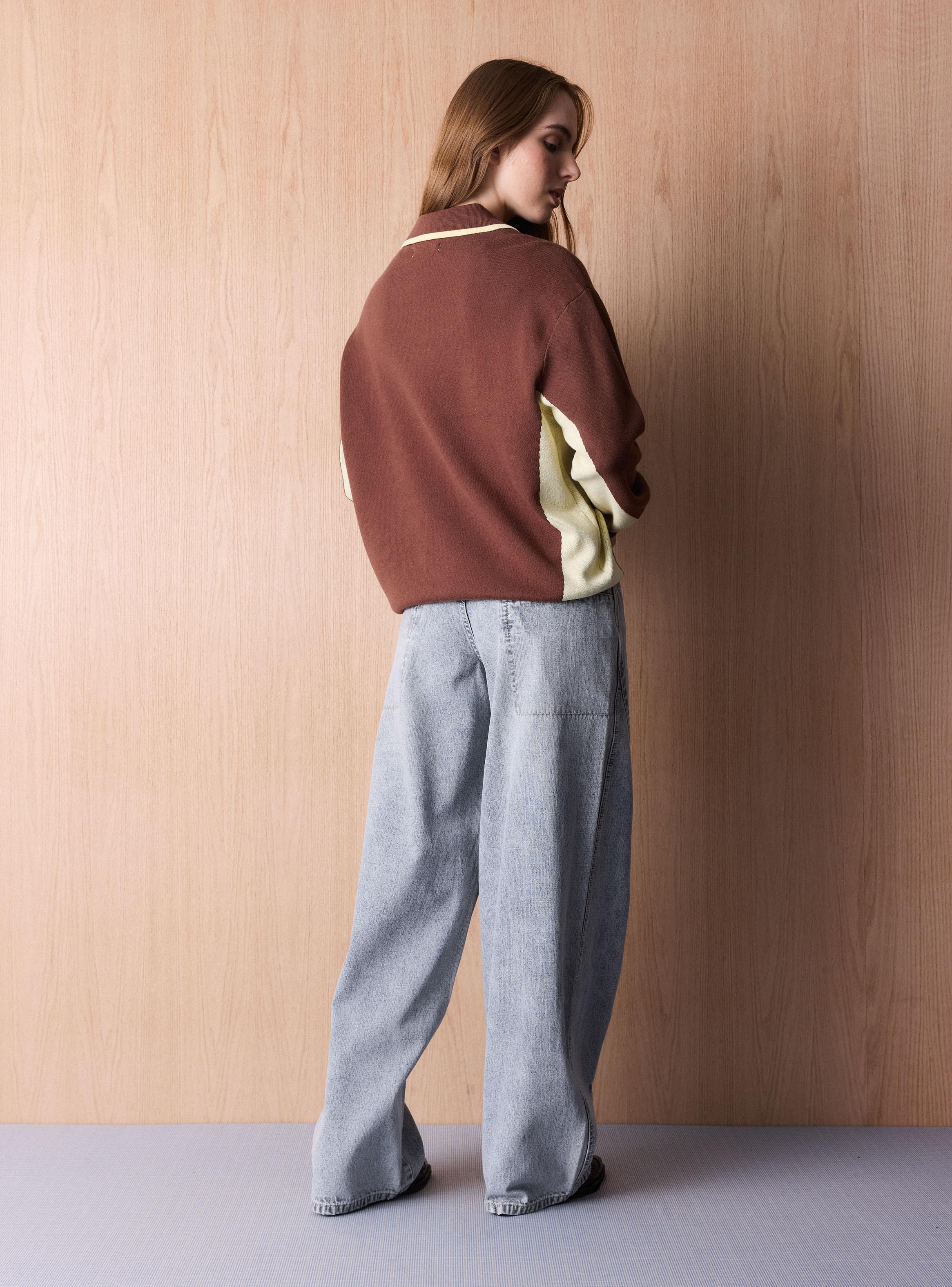 Sweater con Diseño y Cuello Polo-5