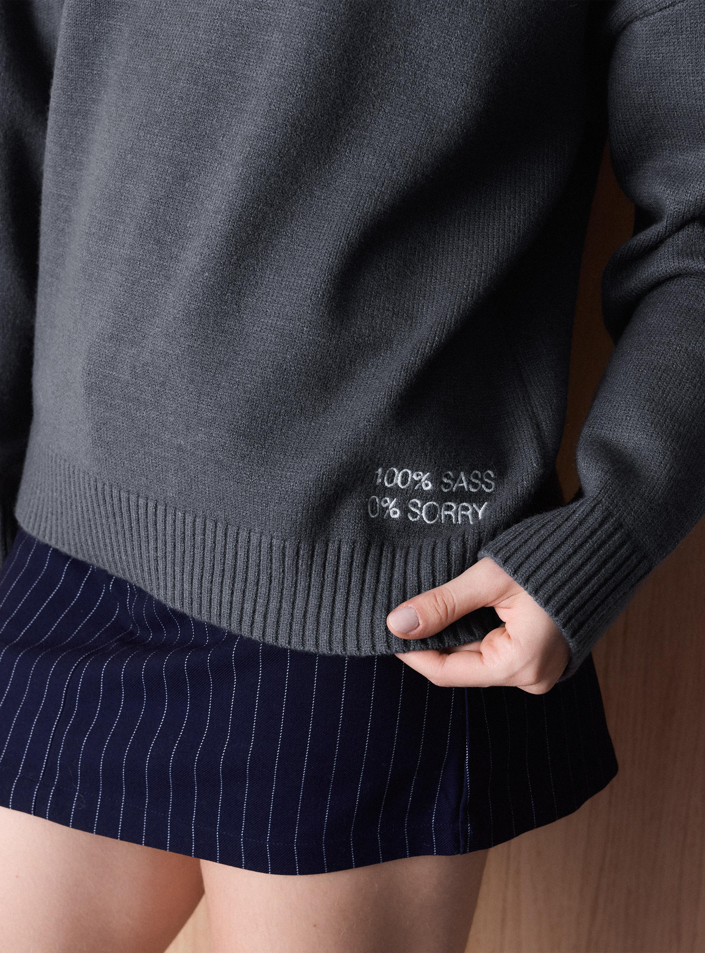 Sweater con Diseño en Espalda y Cuello Redondo-3