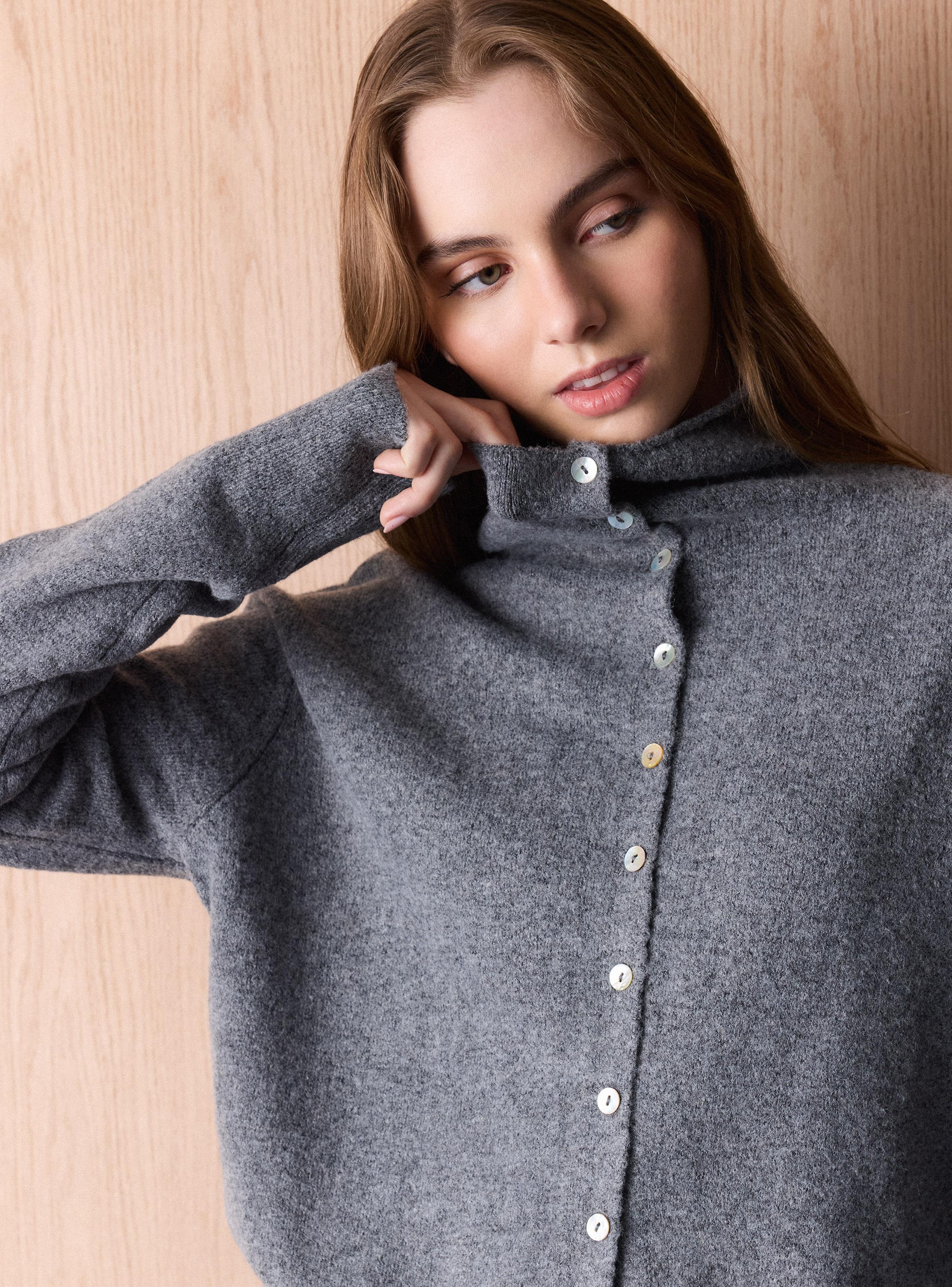 Cárdigan Básico Cuello Alto-2