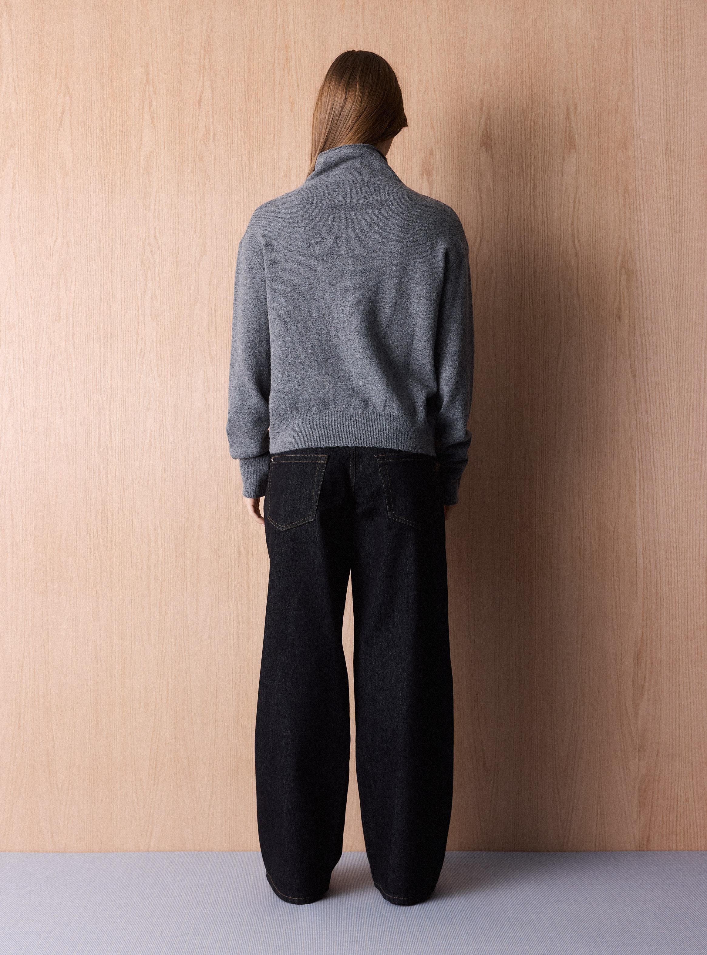 Cárdigan Básico Cuello Alto-5