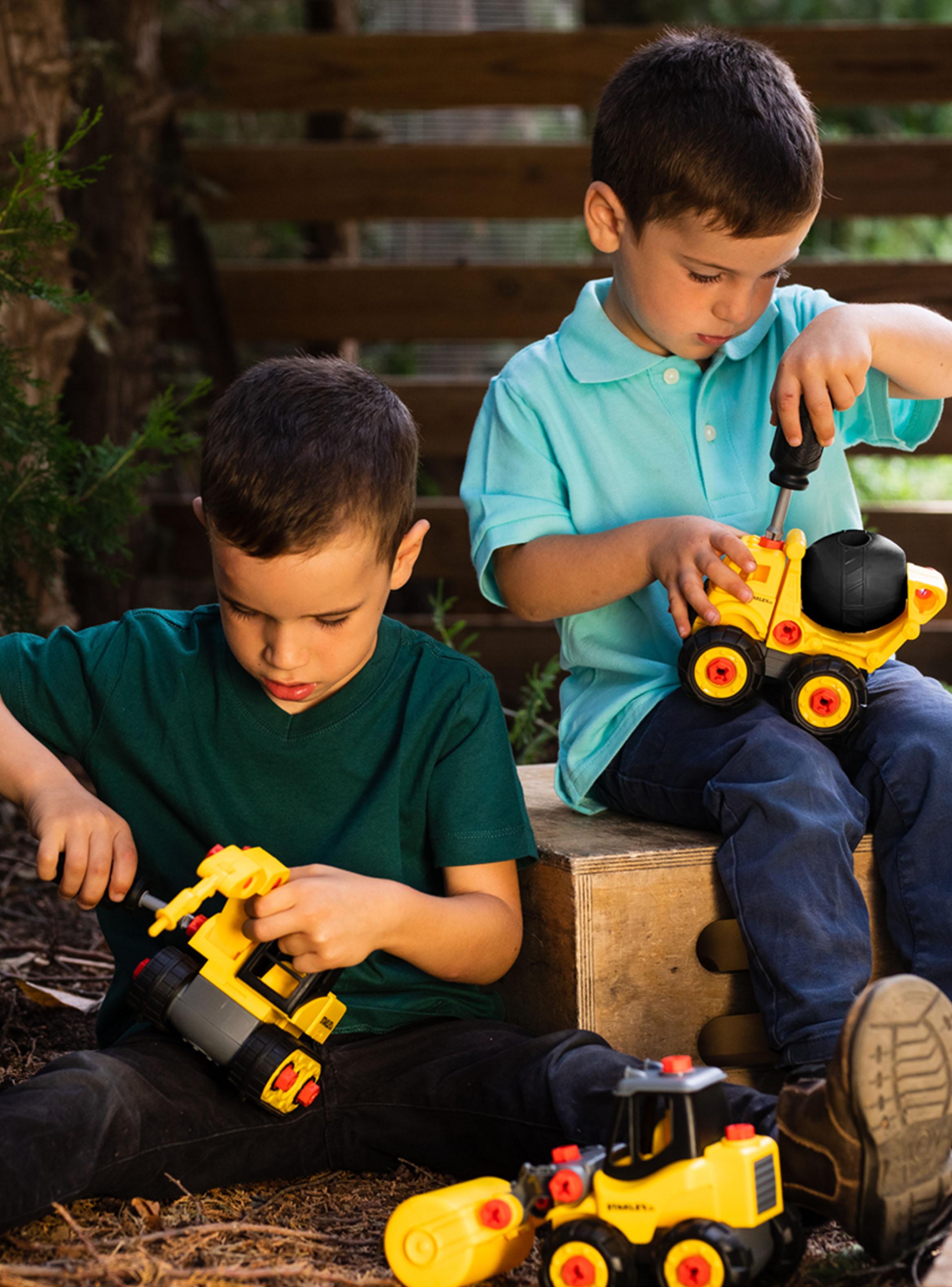 Camión de Cemento Desmontable Stanley Jr 17 Piezas-2