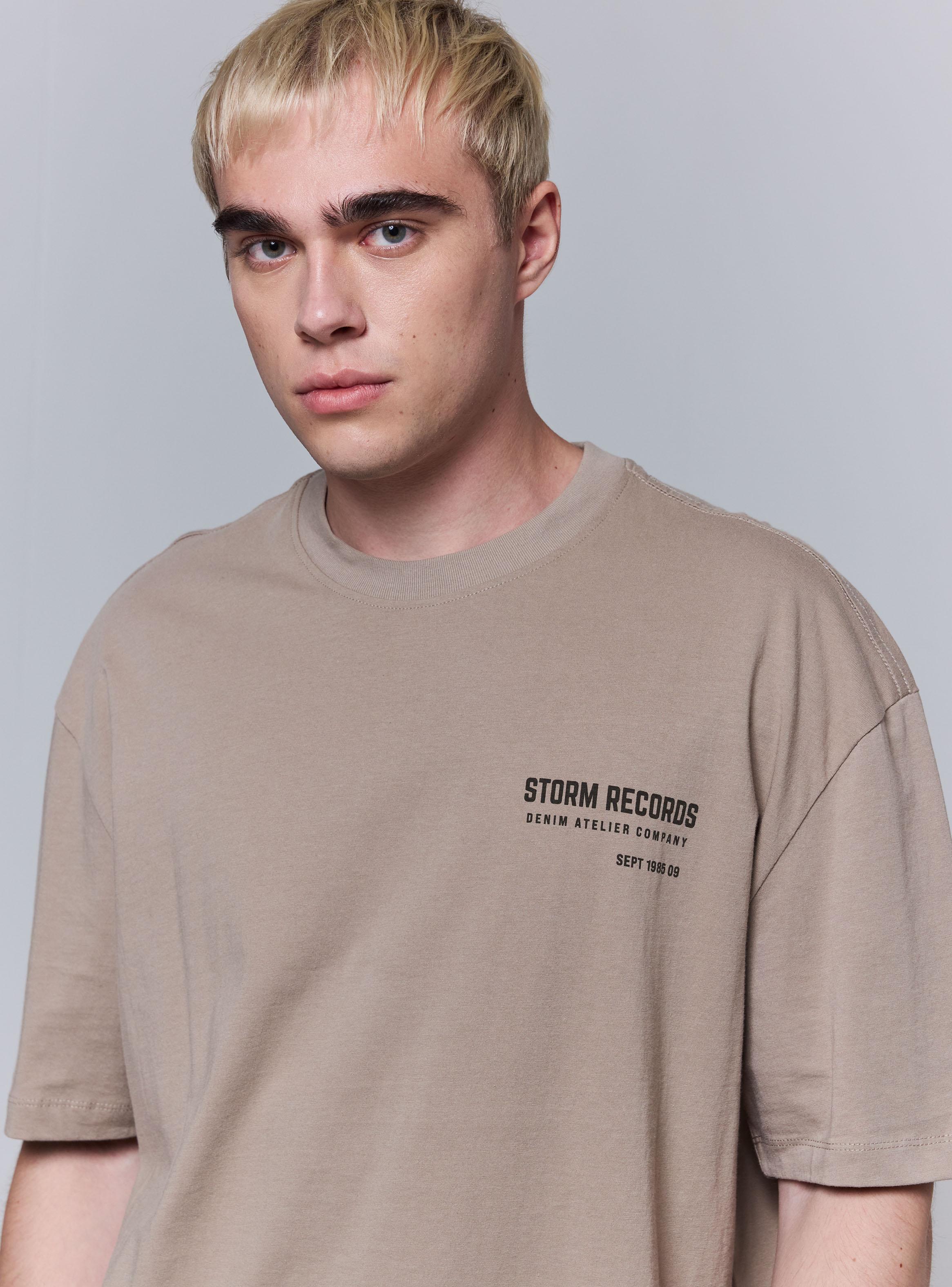 Polera Oversize Estampado Texto Espalda-4