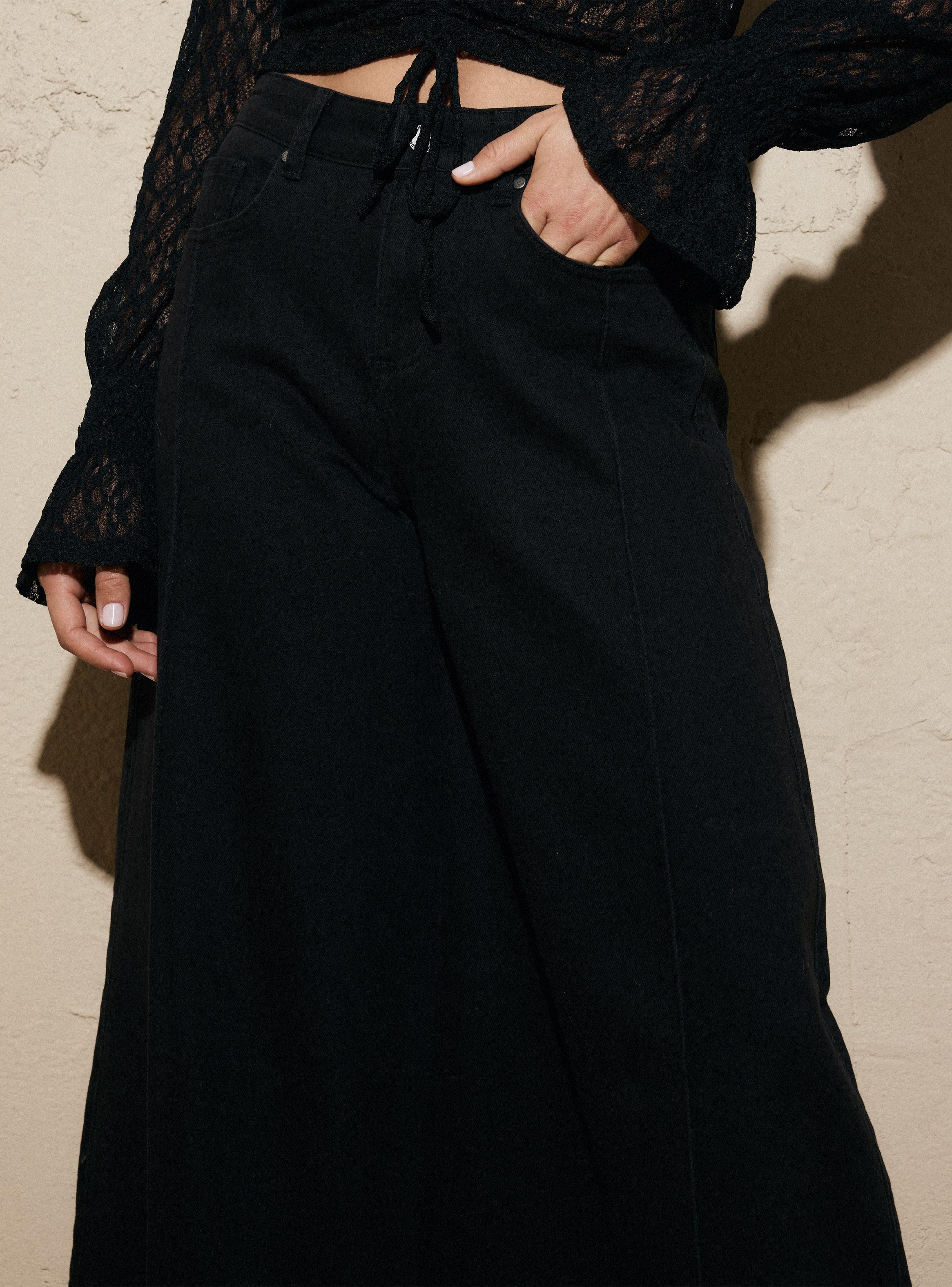 Pantalón Pierna Extra Ancha con Pinza en el Centro-2