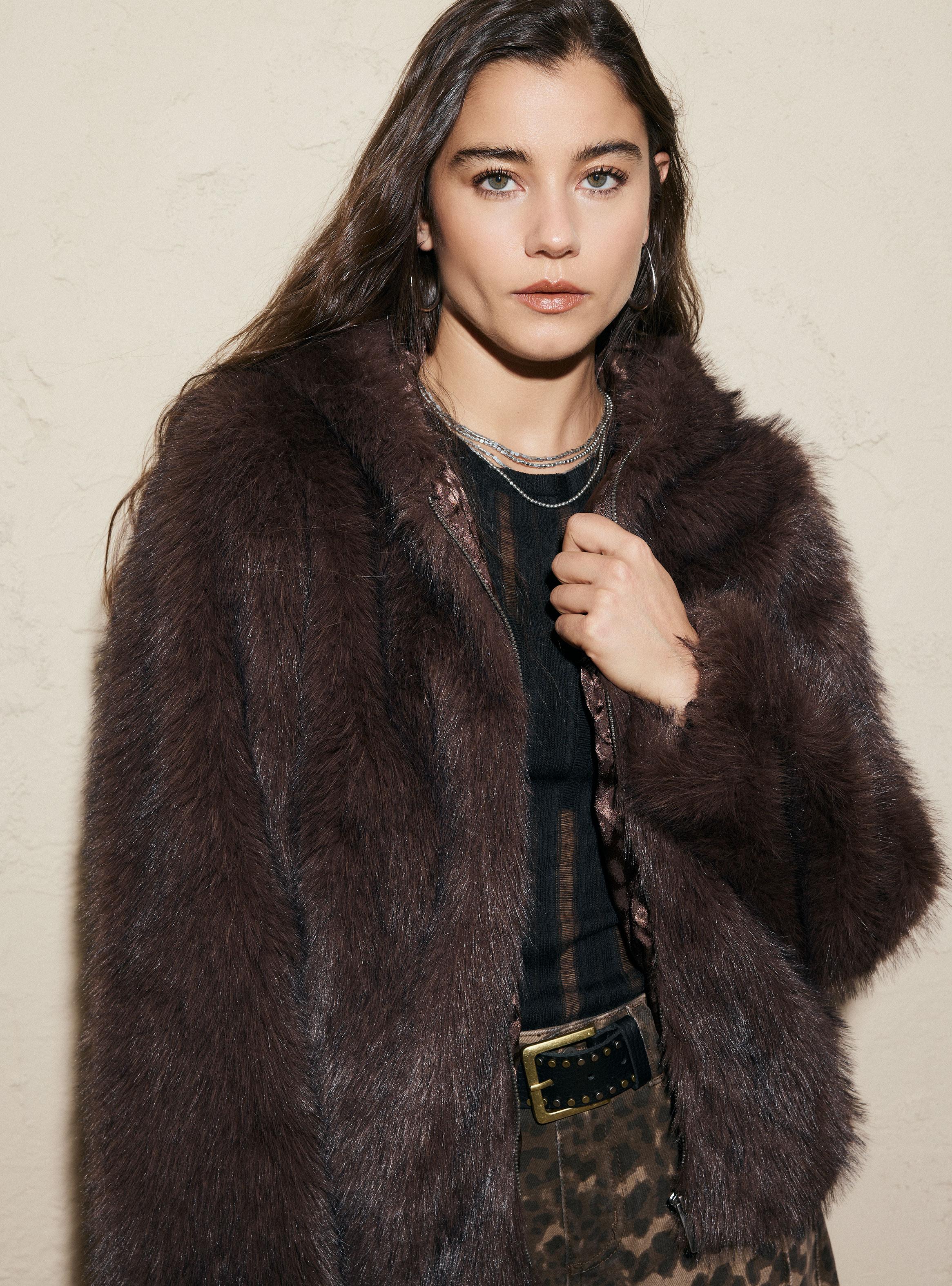 Chaqueta Efecto Piel con Capucha-2