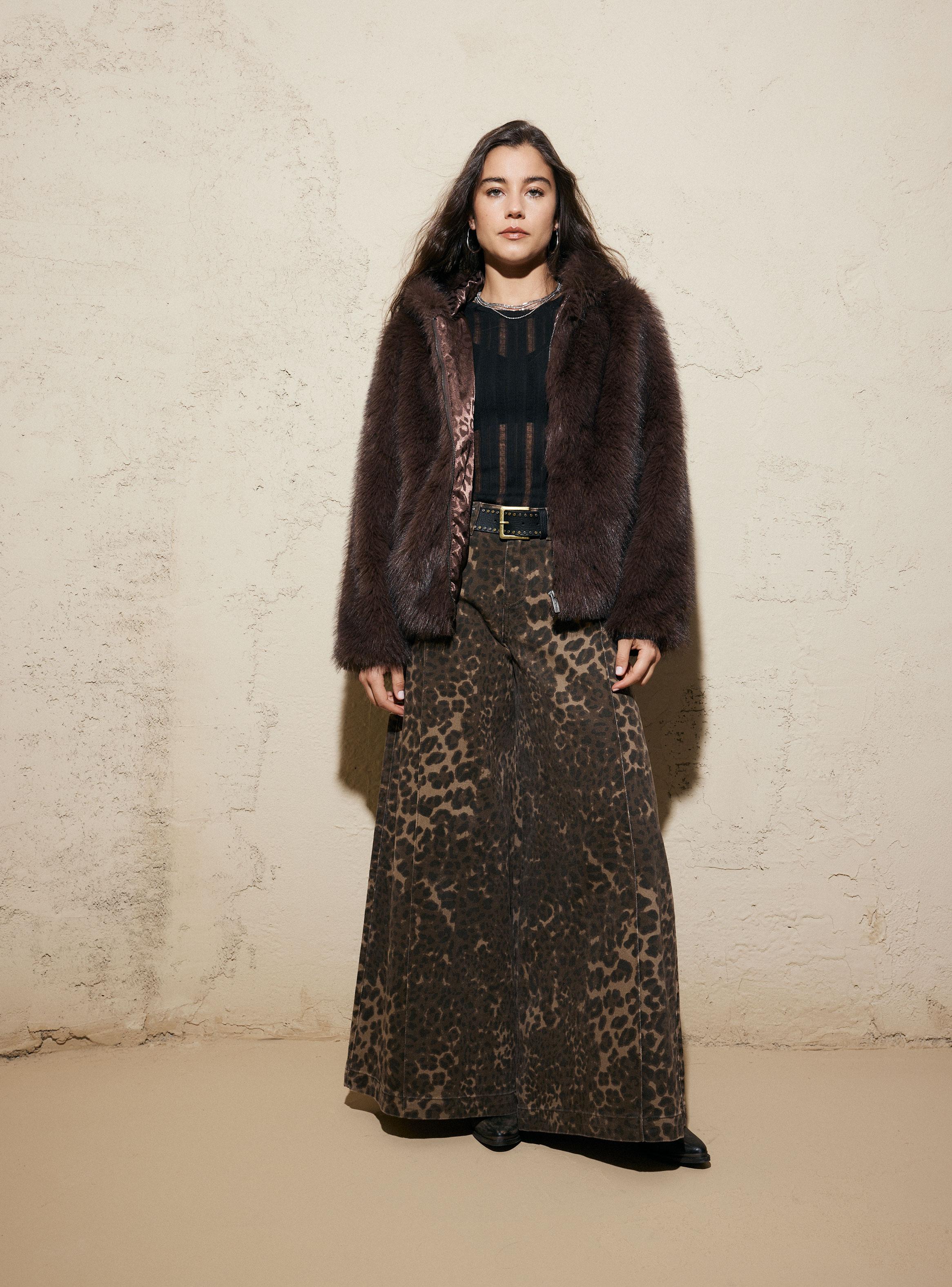 Chaqueta Efecto Piel con Capucha-4