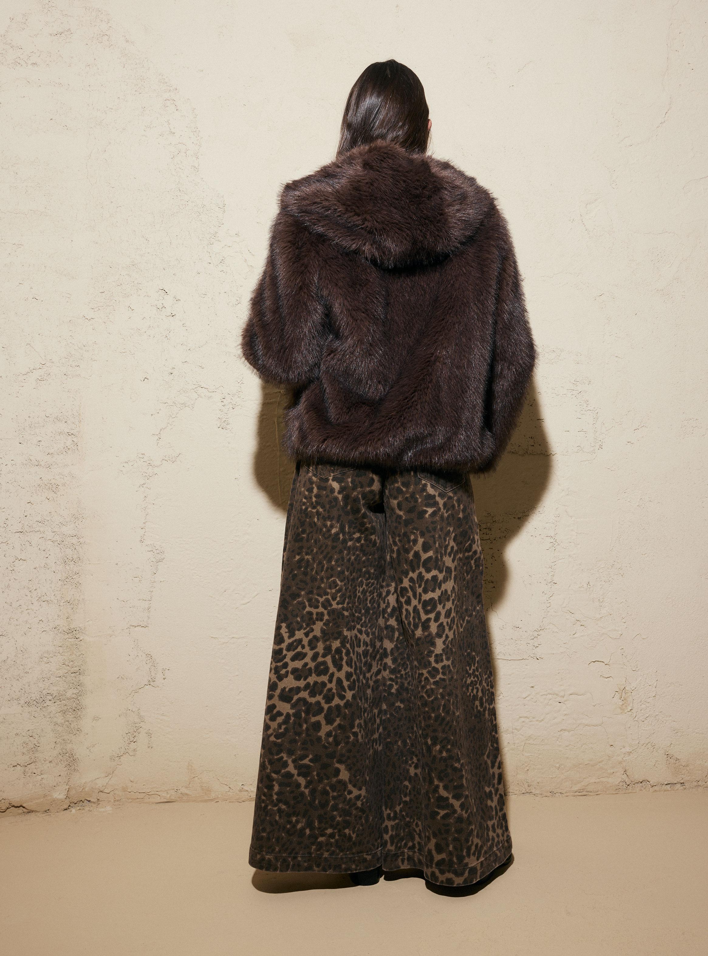 Chaqueta Efecto Piel con Capucha-5