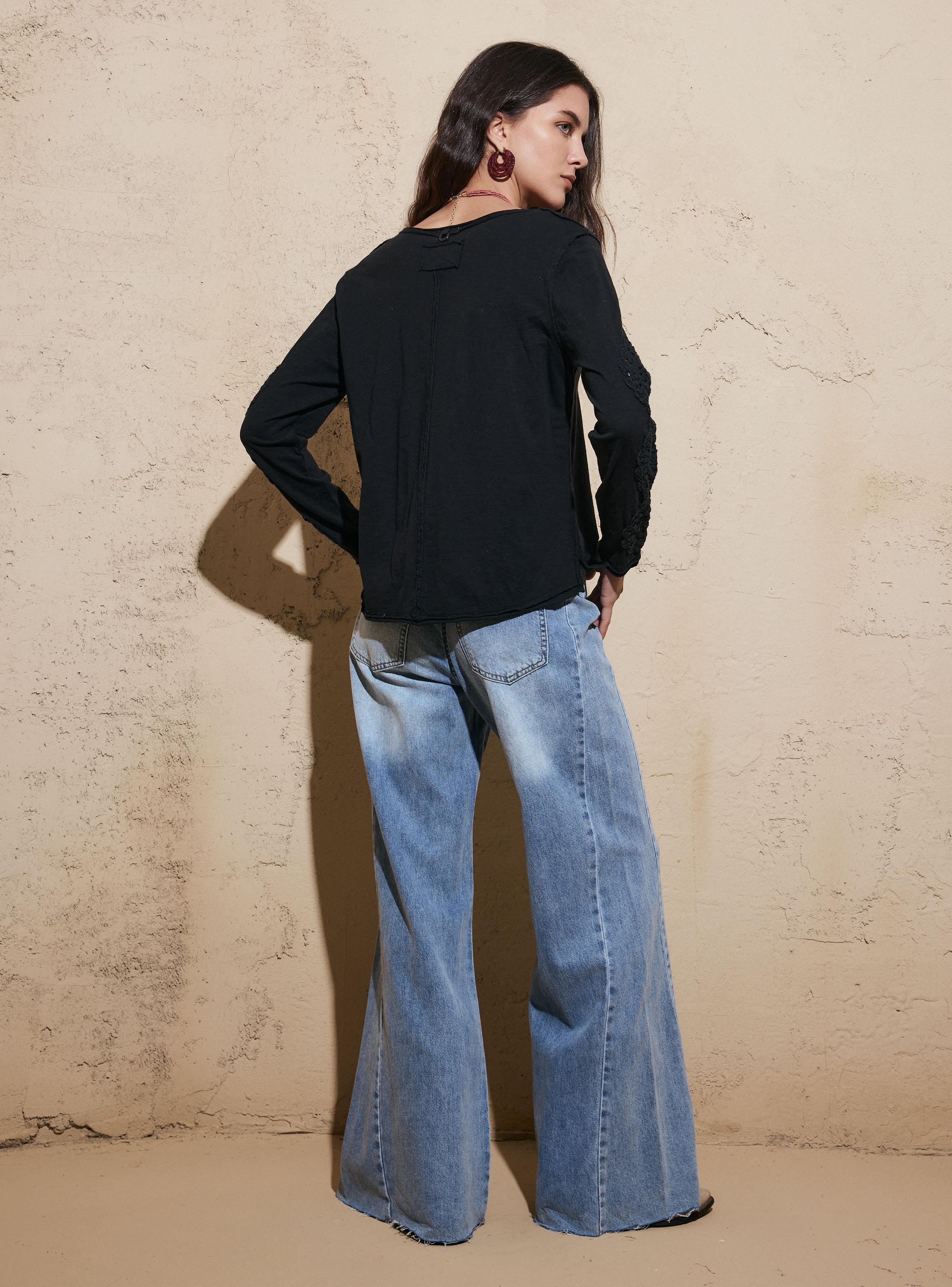 Polera con Detalle de Crochet en Mangas-5