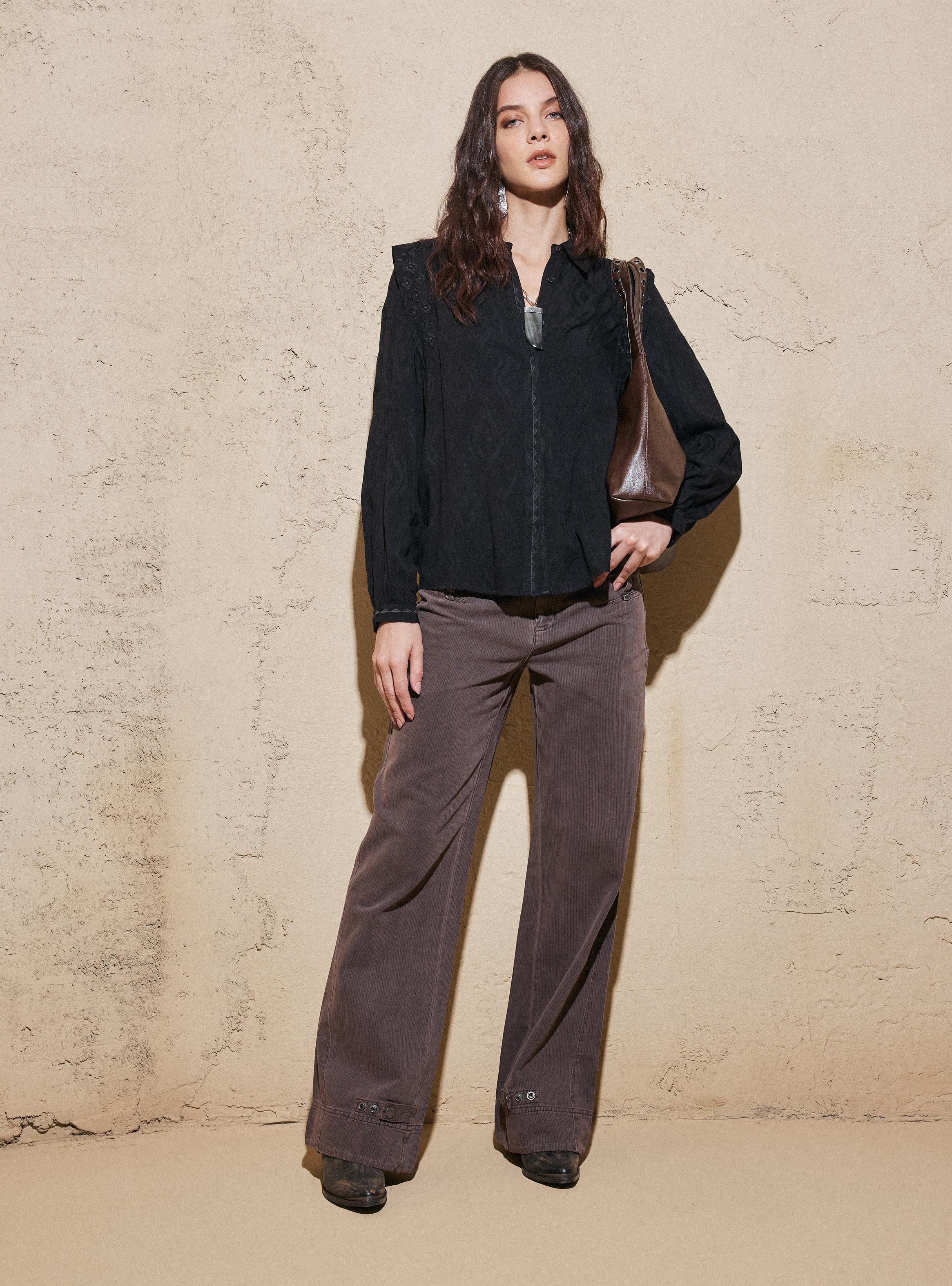 Blusa Bordado y Detalle en Manga-4