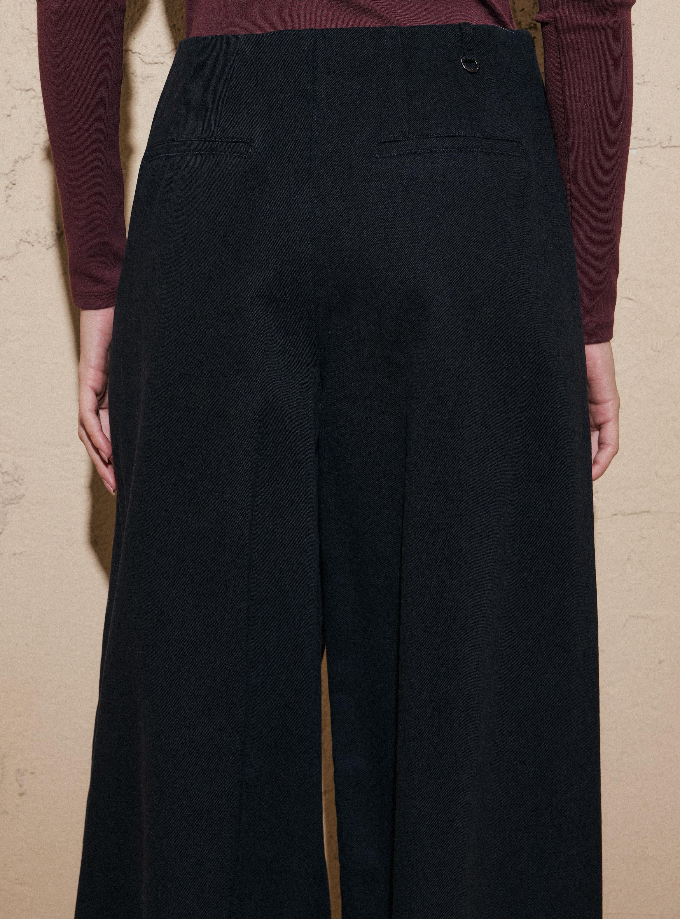 Pantalón Cortes Laterales-3