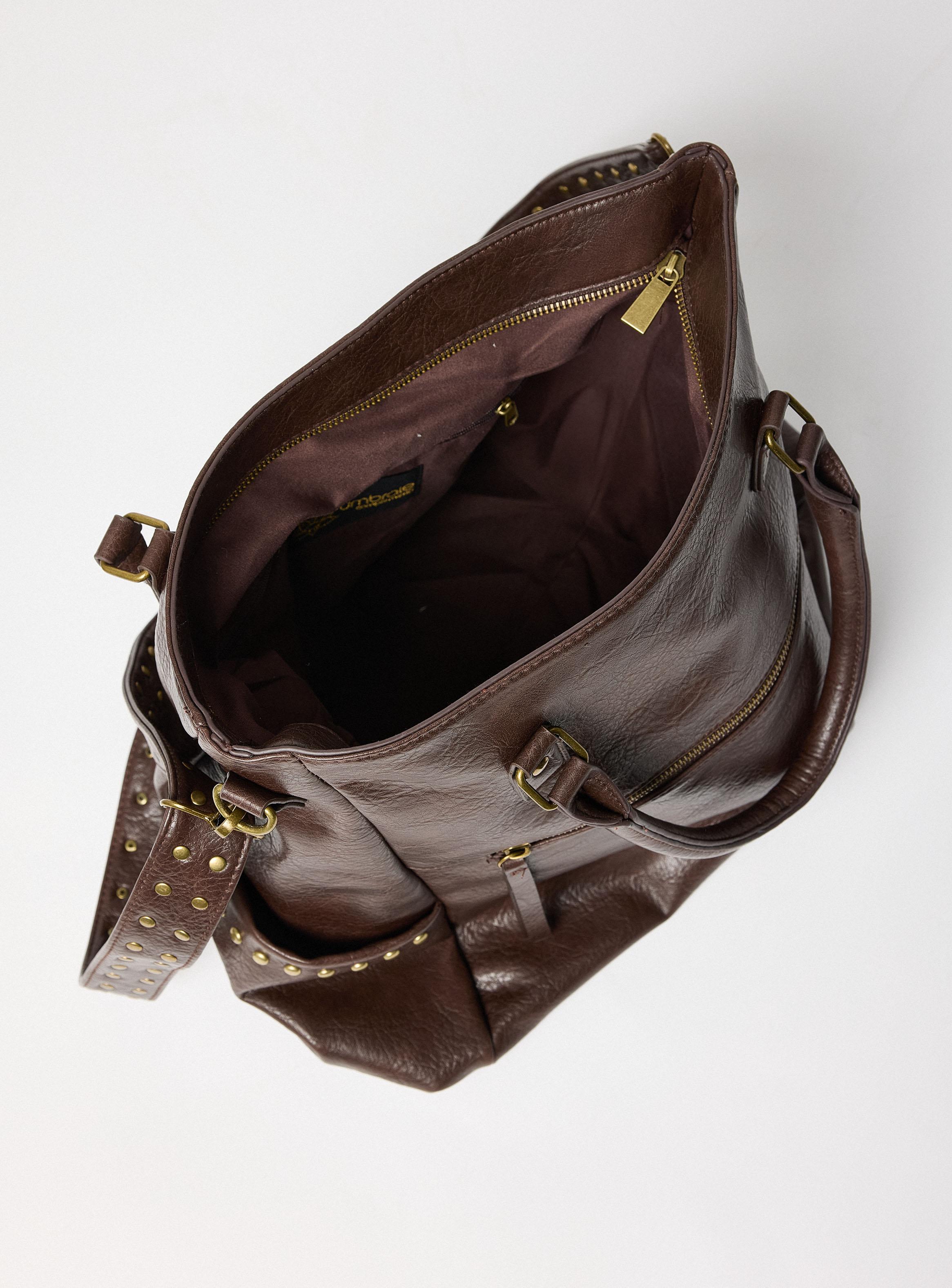 Cartera de Mano con Tachas Doradas Ecocuero-5