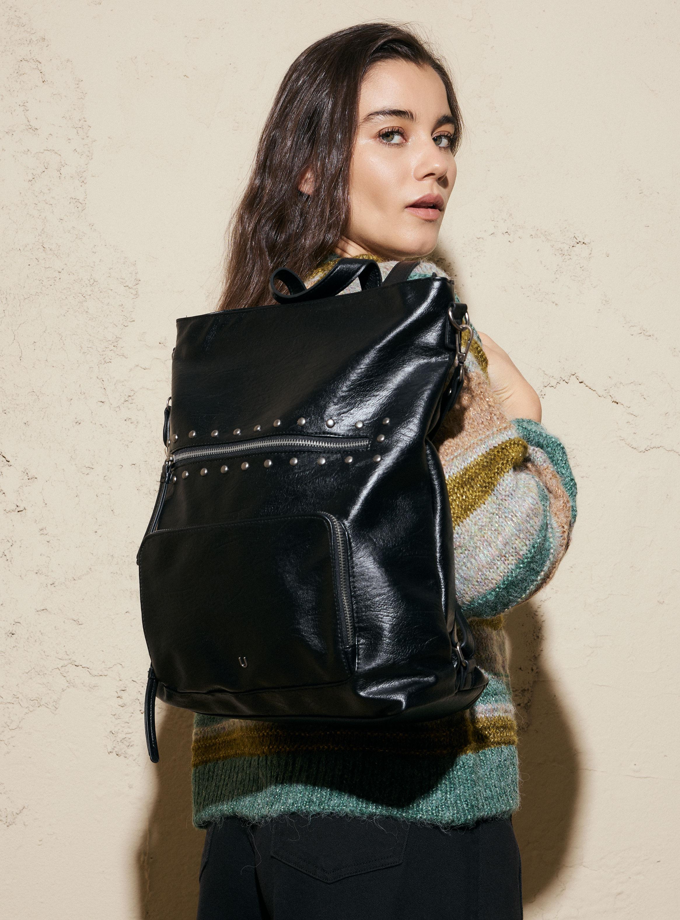 Mochila Grande con Detalles de Tachas-0