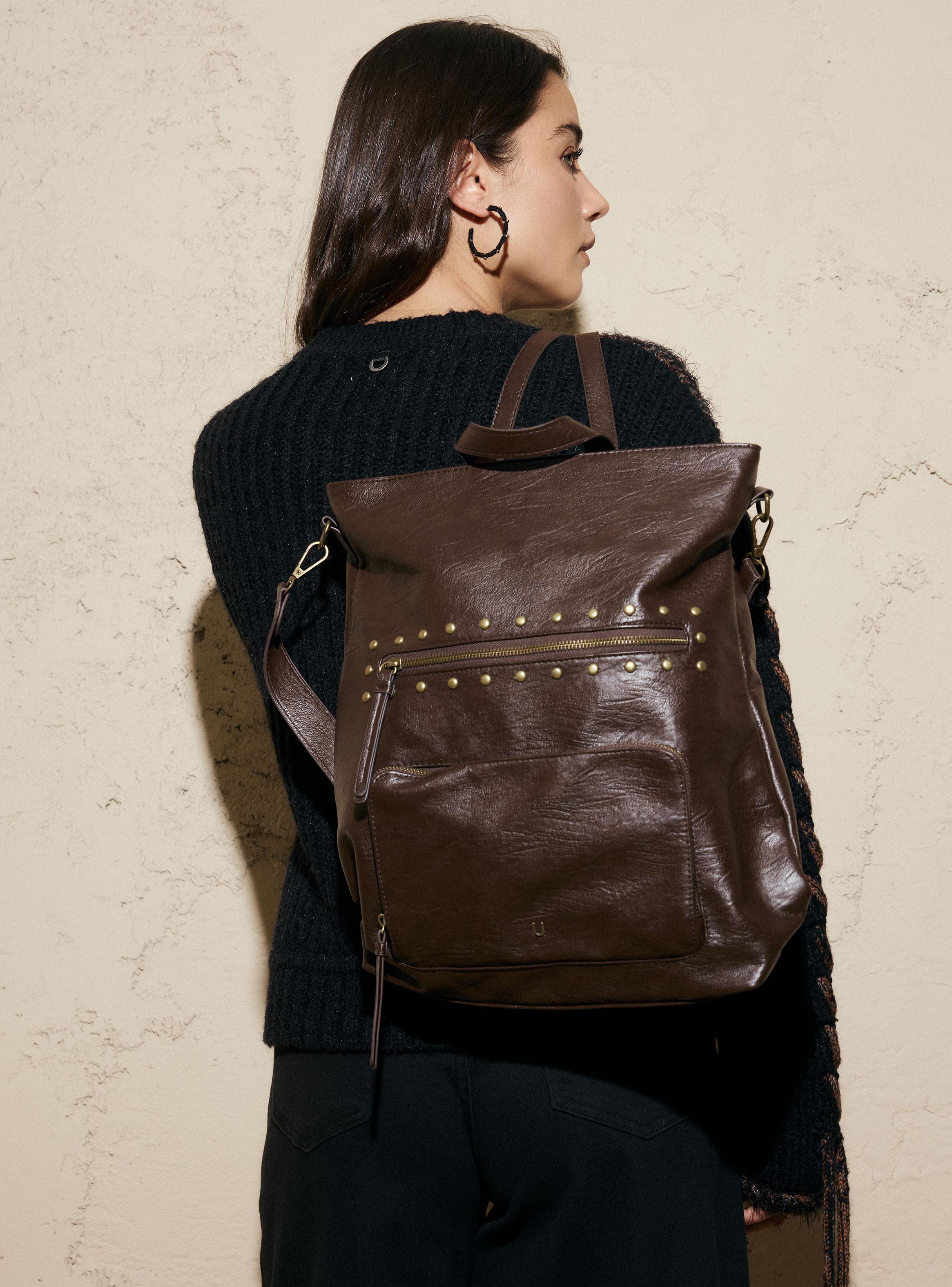 Mochila Grande con Detalles de Tachas-0